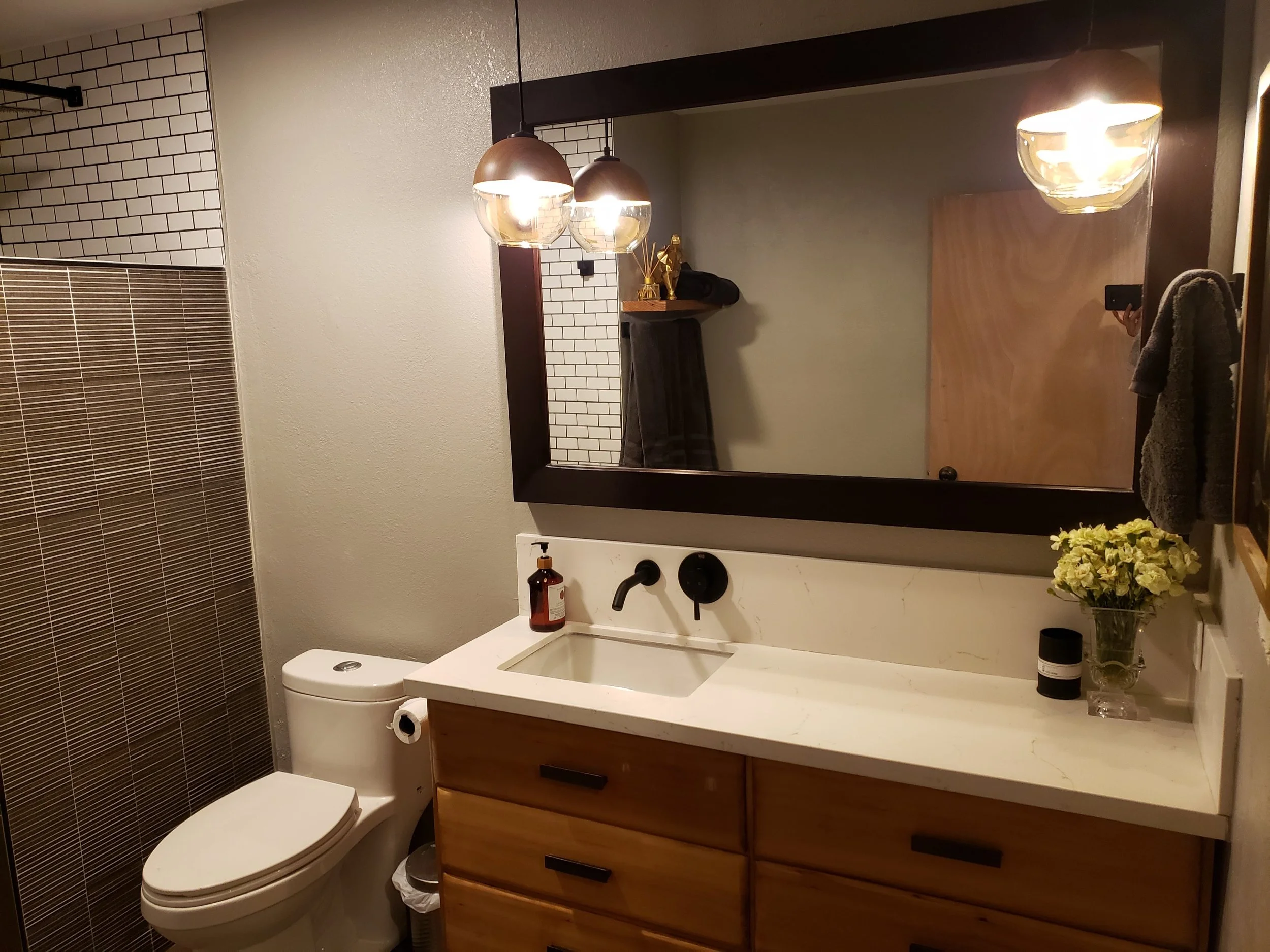 Bathroom 0.jpg