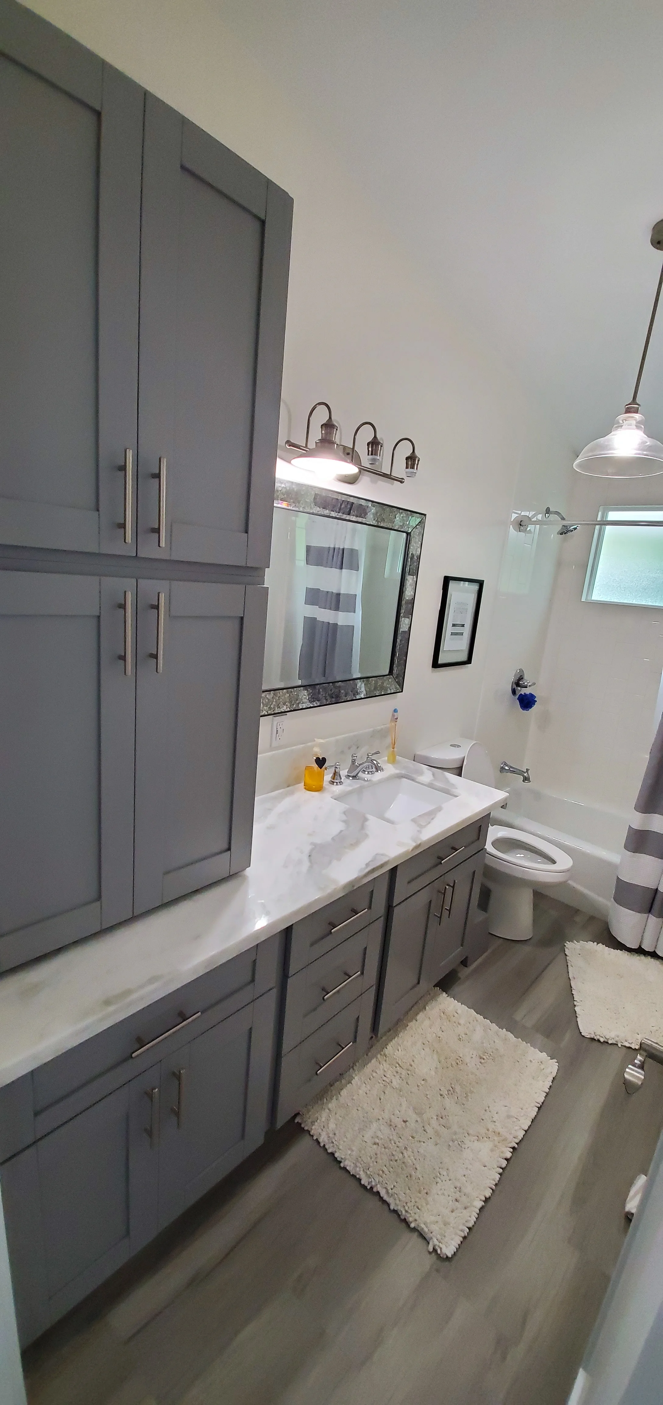Bathroom 2.jpg