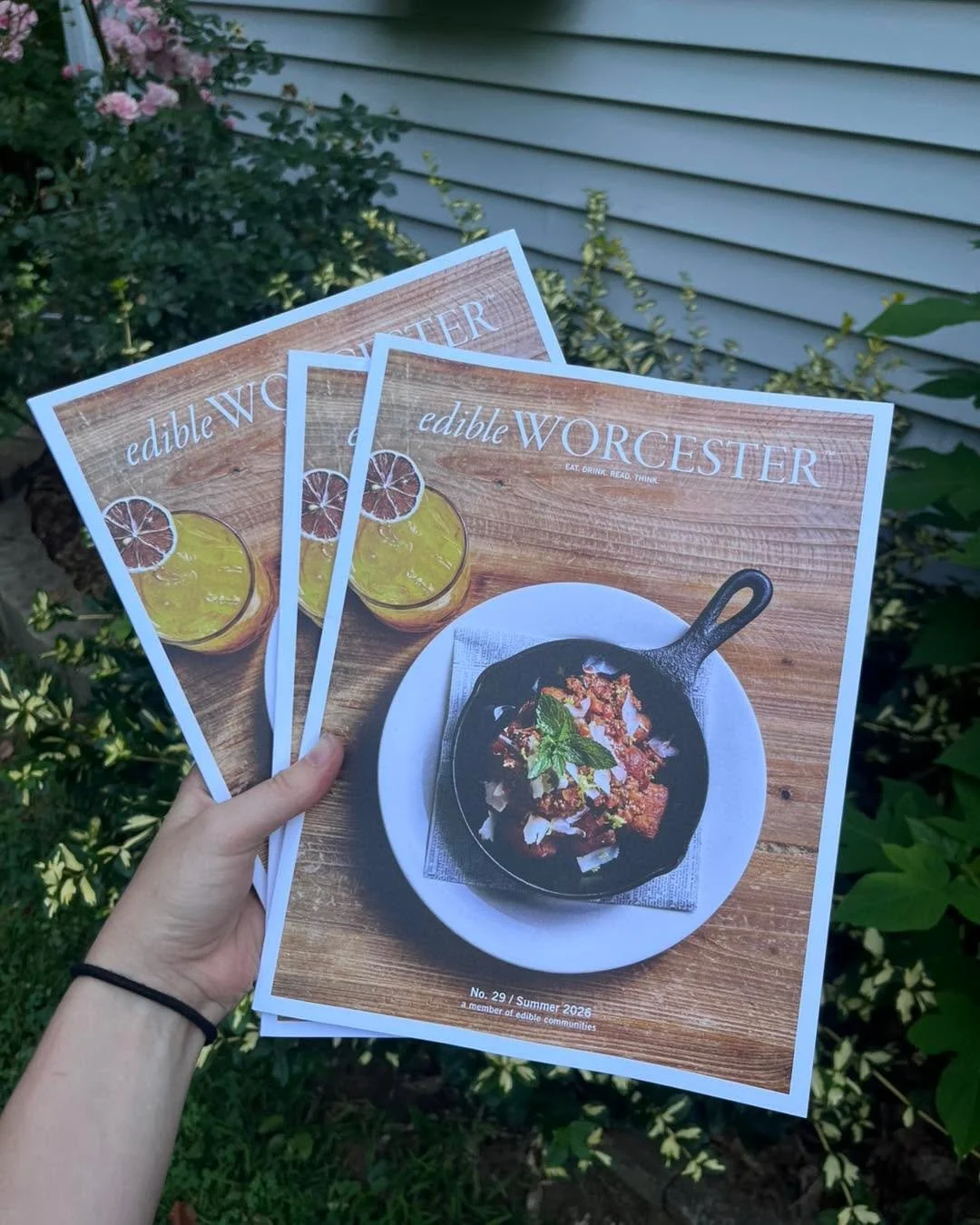 🔎Check out what came in! 
Edible Worcester Summer Edition. Magazines available for the taking at the Managers Tent!

#edibleworcester #edibleboston #magazines