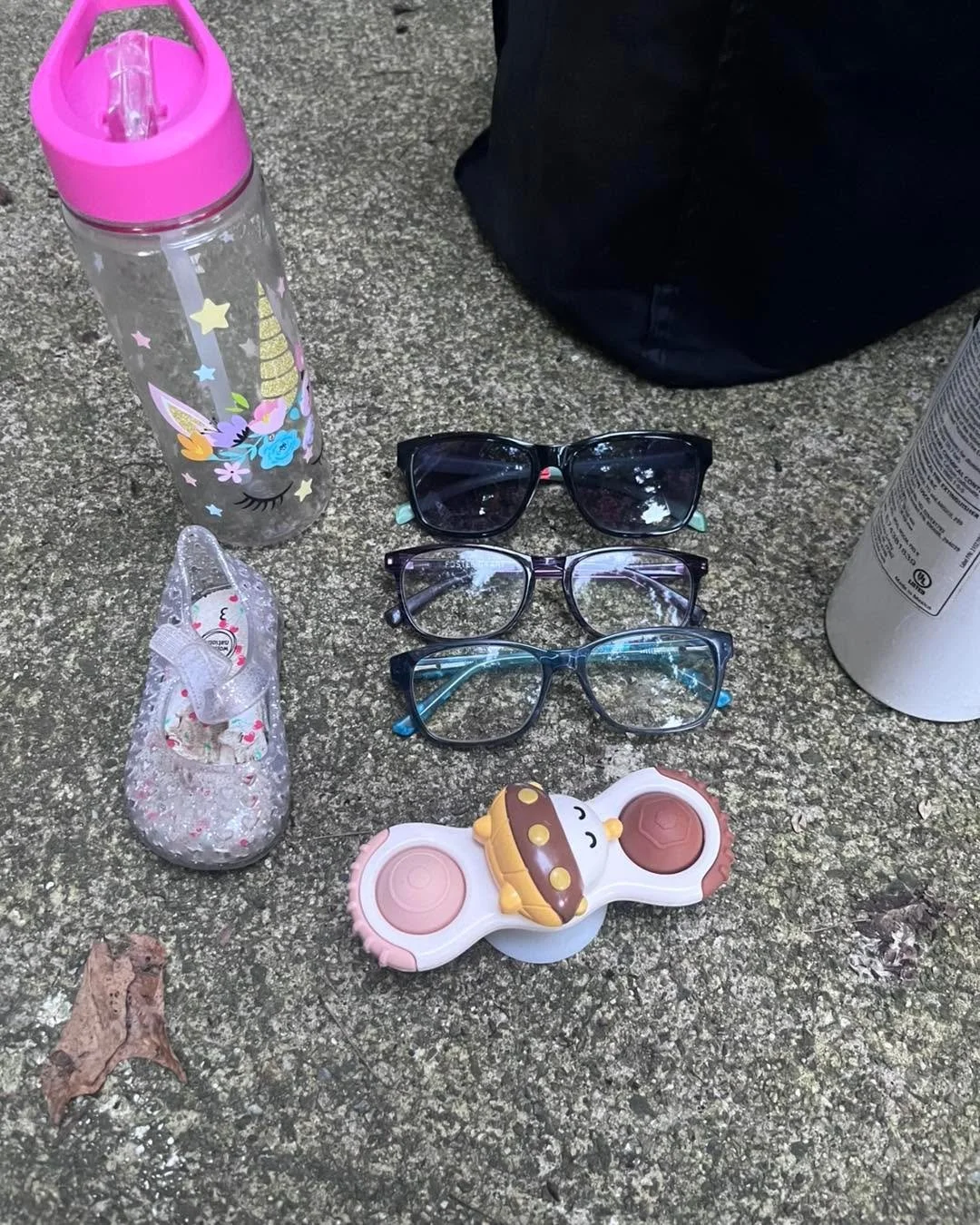 🔎Lost and found! Are you missing any of these items? 
Come down to the Managers Tent to claim your items. 

📍Sturbridge Town Common, 9a-1p! #lostandfound #farmersmarket #missingitems #sturbridgema