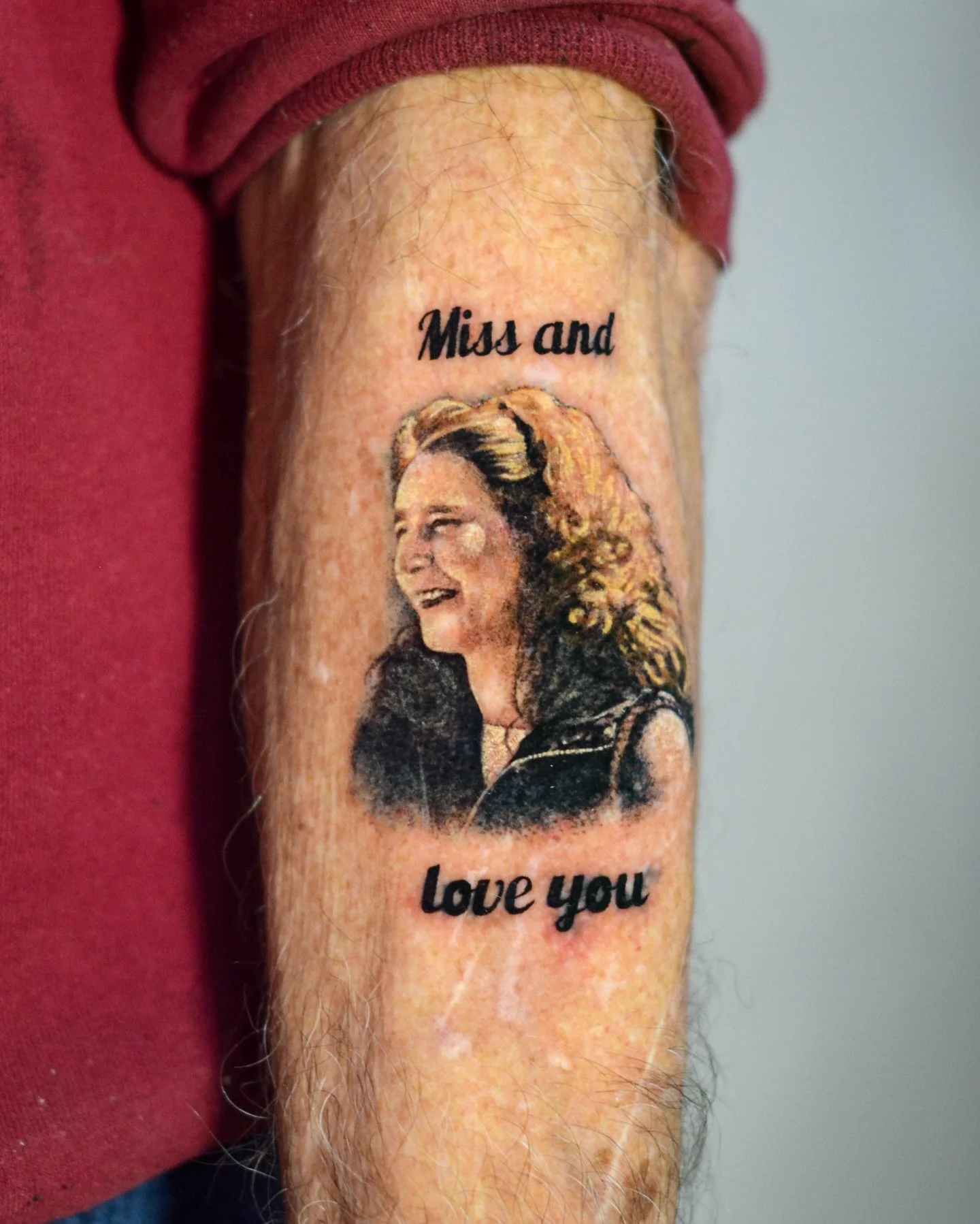 👩🏼- booking link is in my bio. 
.
.
.
#portrait #wife #tattoo #memory #love