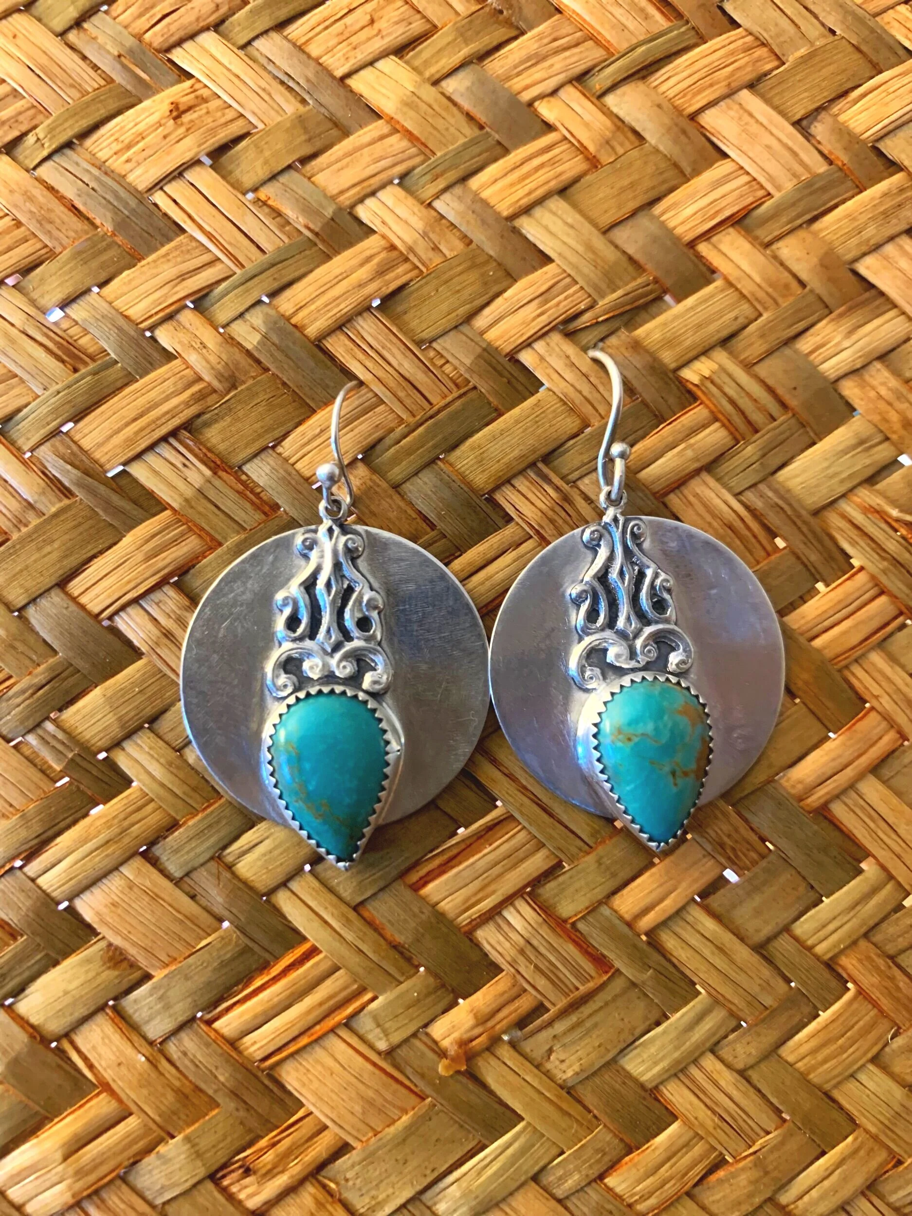 9AC42DDE-5779-442C-80C3-8A97D8561BAD