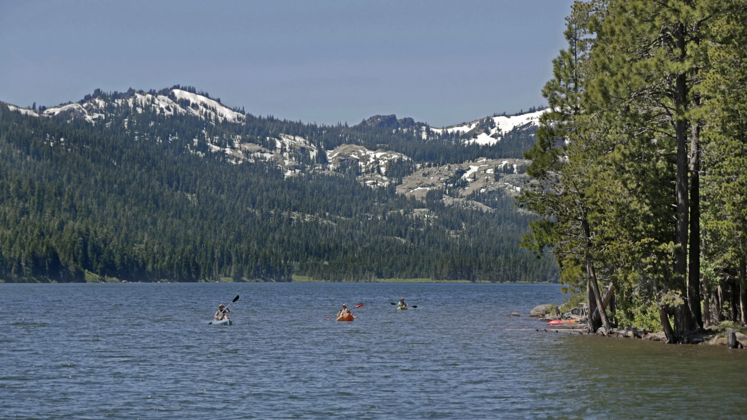independence+lake+kayaking+staff.jpg