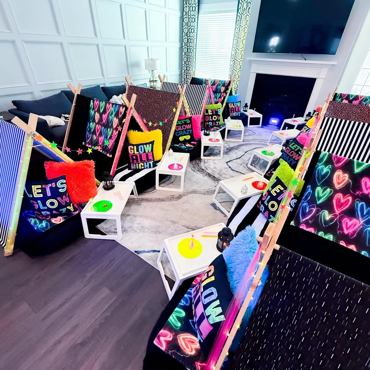 ✨ Now THIS is how you celebrate turning 12 ✨

River&rsquo;s &amp; Gray&rsquo;s glow party was one for the books 🥳🥳
Custom setups, all the neon details, and a completely stress-free experience for mom (at least LESS stress for mom) 🤪

We handle eve