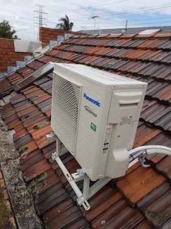 split_system_air_con_roof_solutions-psm.jpg