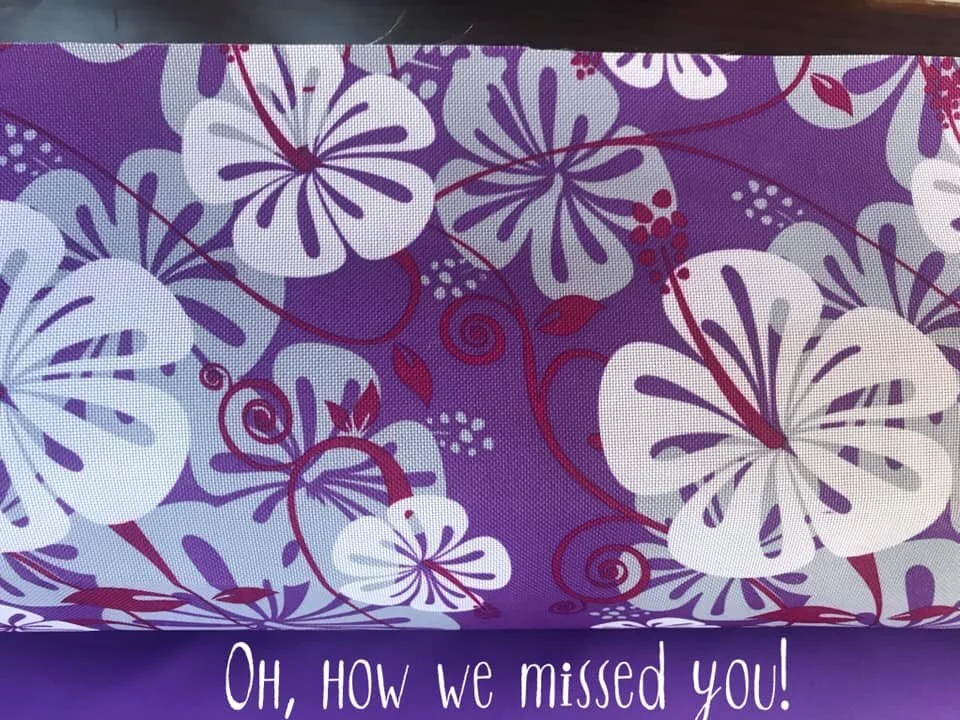 Look what I found the other day when shopping. A whole full roll of the Hawaiian Market Tote fabric from years ago. This was once our most popular fabric and now I know it will go fast this time also. Keep an eye out for new Hawaiian totes in the co…