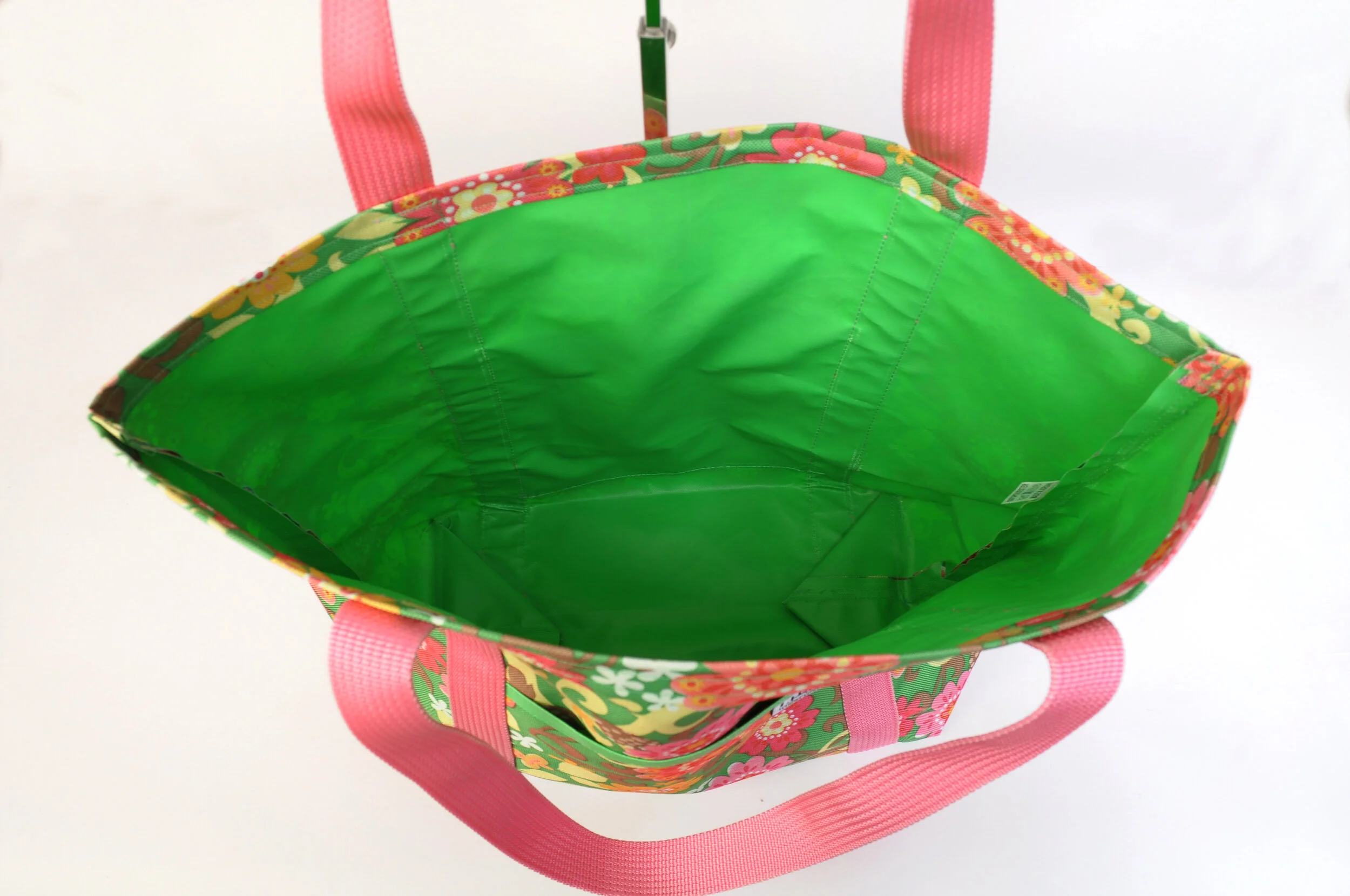 Green Flower Power Market Medium Interior.JPG