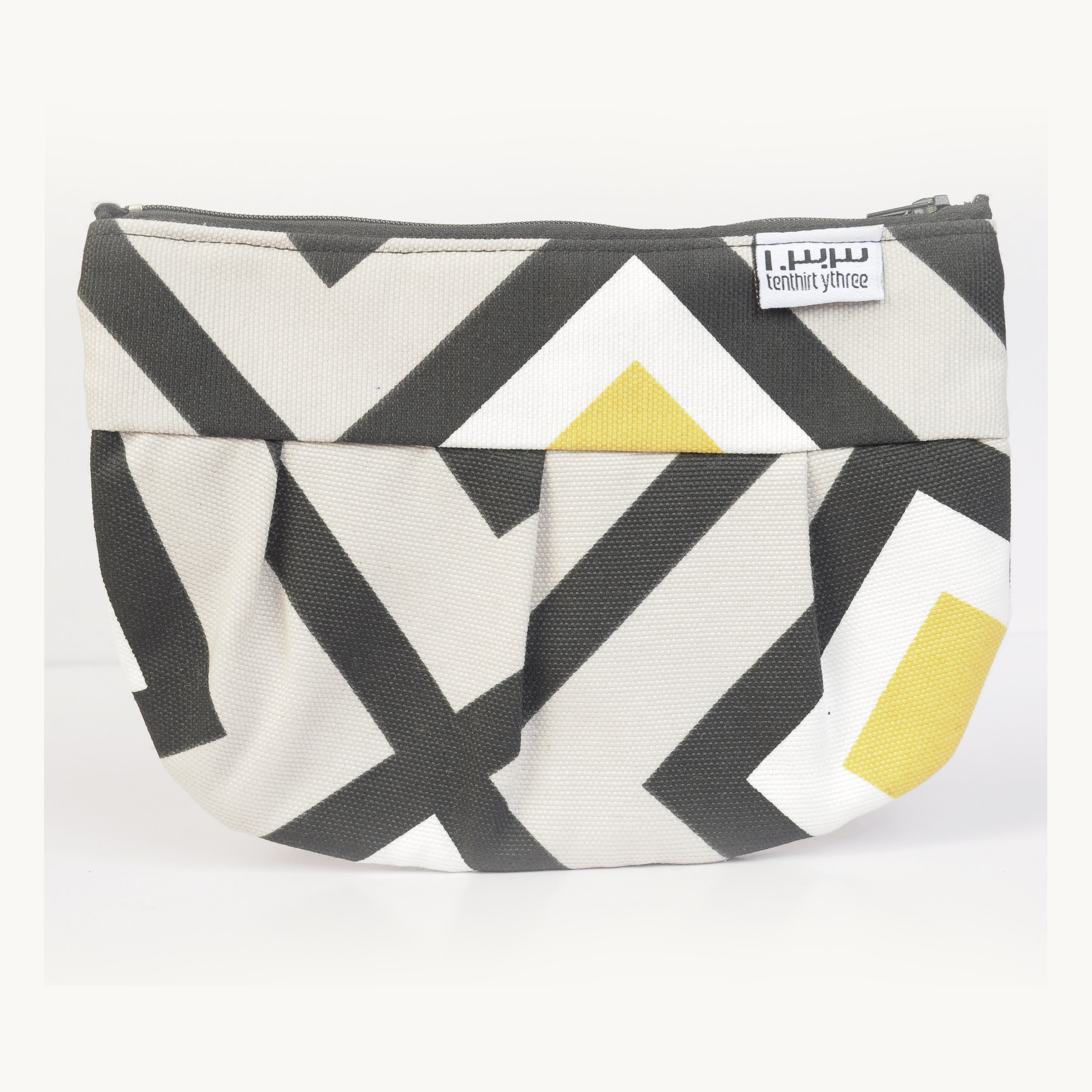 Geometric Grey 
Pouch
Black Zipper