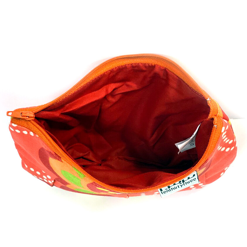Gerbera Pouch Interior 1x1.jpg