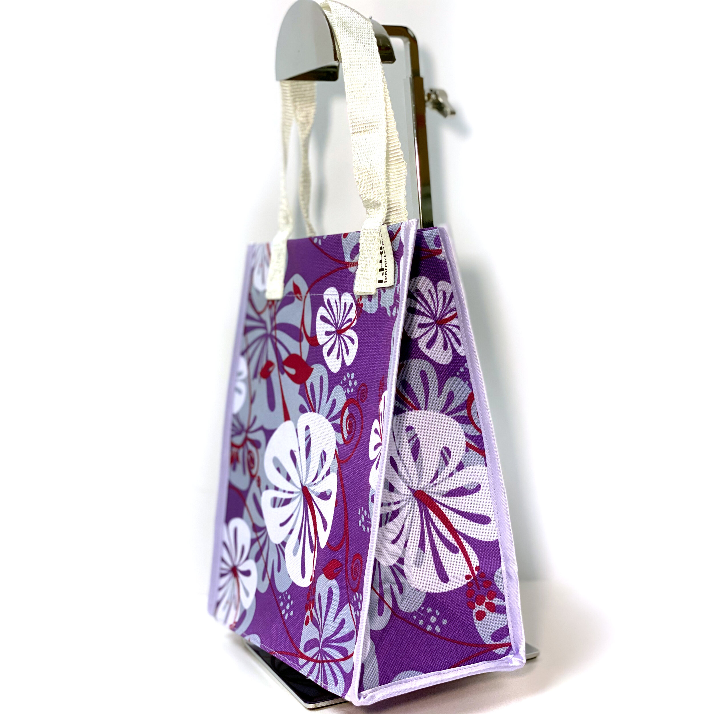 Hawaiian White Sparkle Lilac Tiny Perspective 1x1.jpg