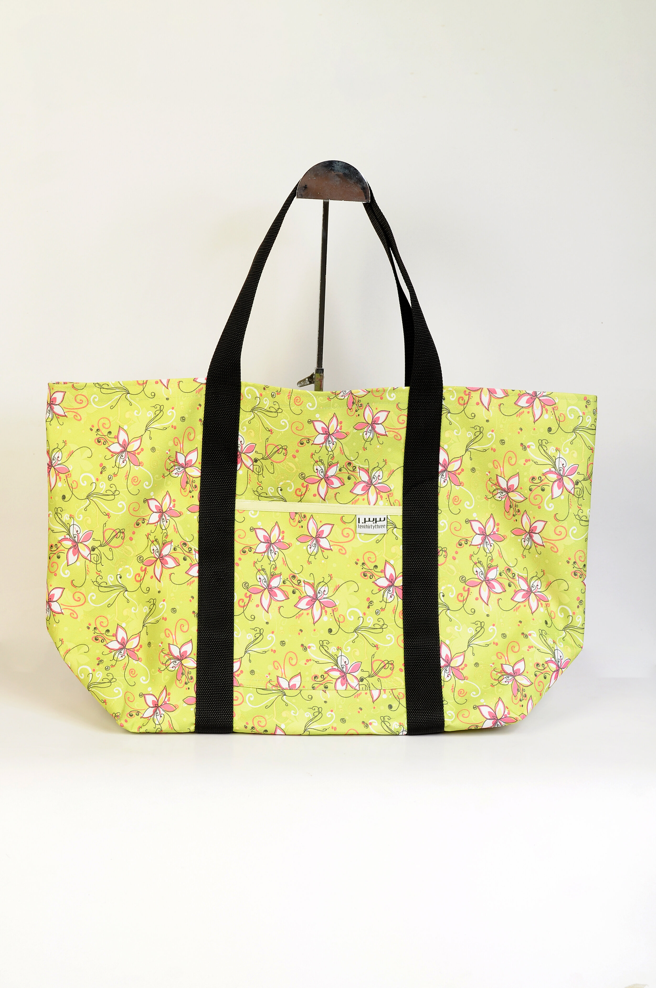 May Flowers
Market Tote Large
Black Strap