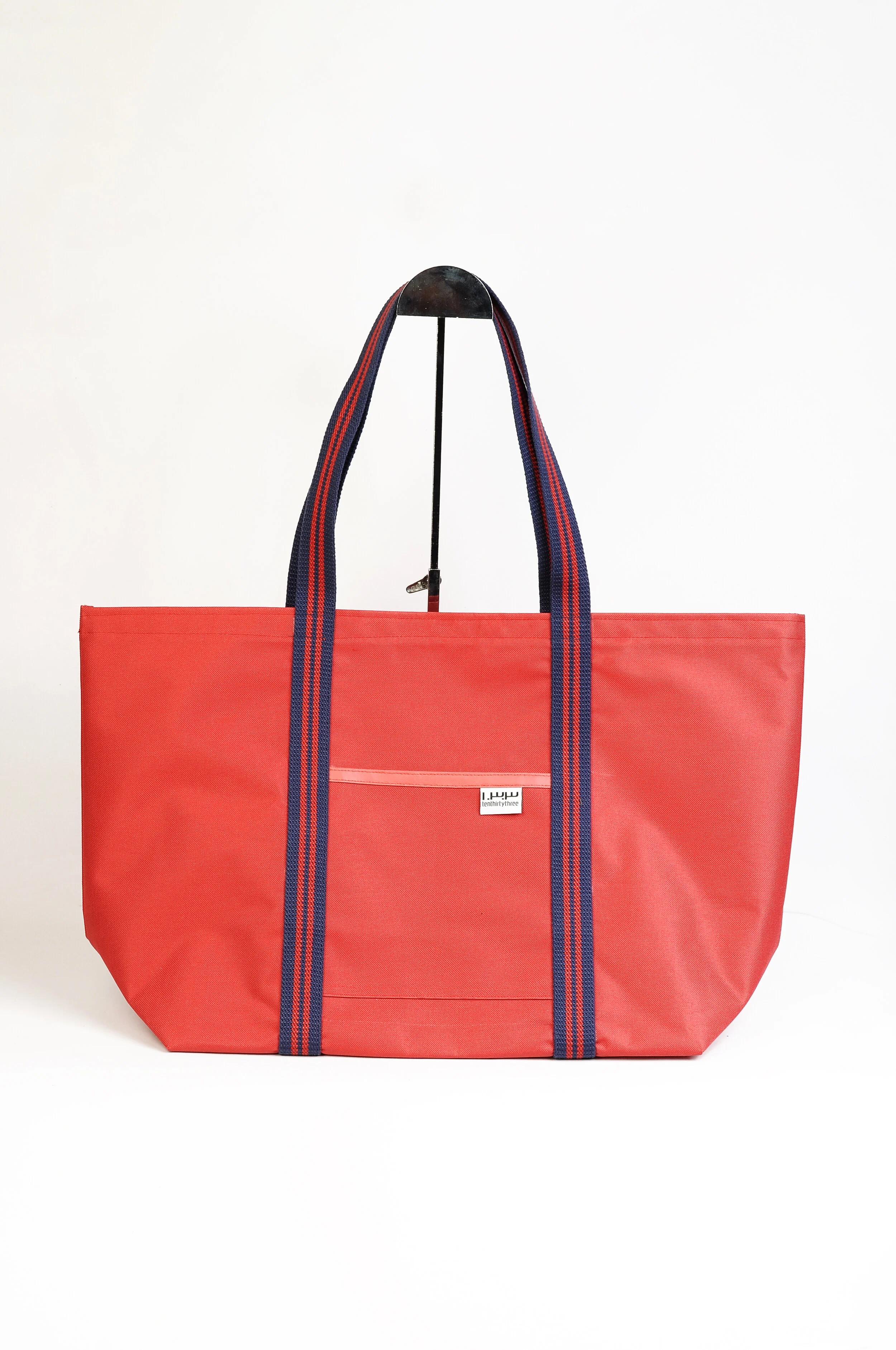 Fire Engine Red 
Market Tote Large 
Red/Navy Strap