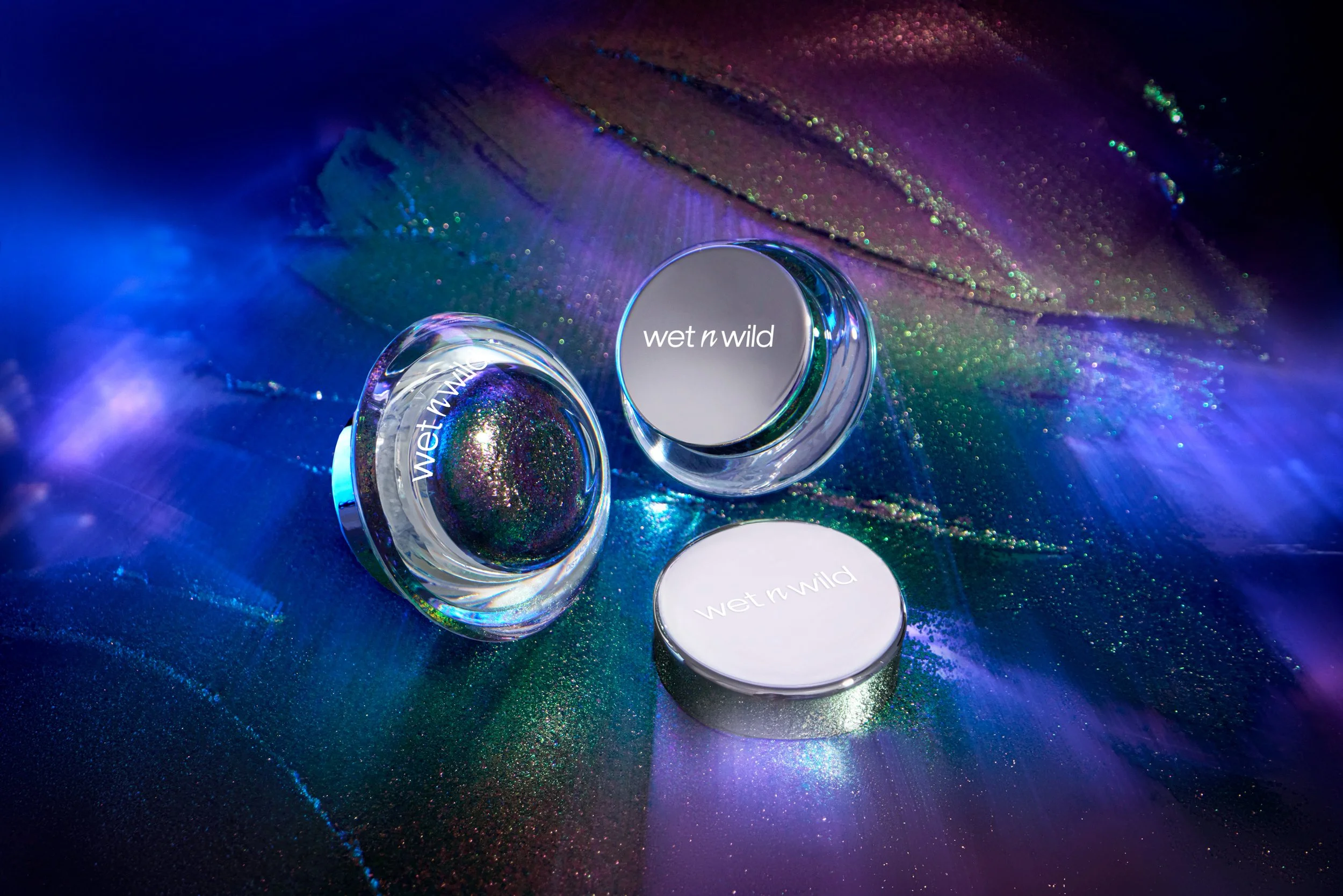 11340850_Chameleon-Chrome-Eyeshadow-Foil_Gravity-Glitch_Shot-2.jpg