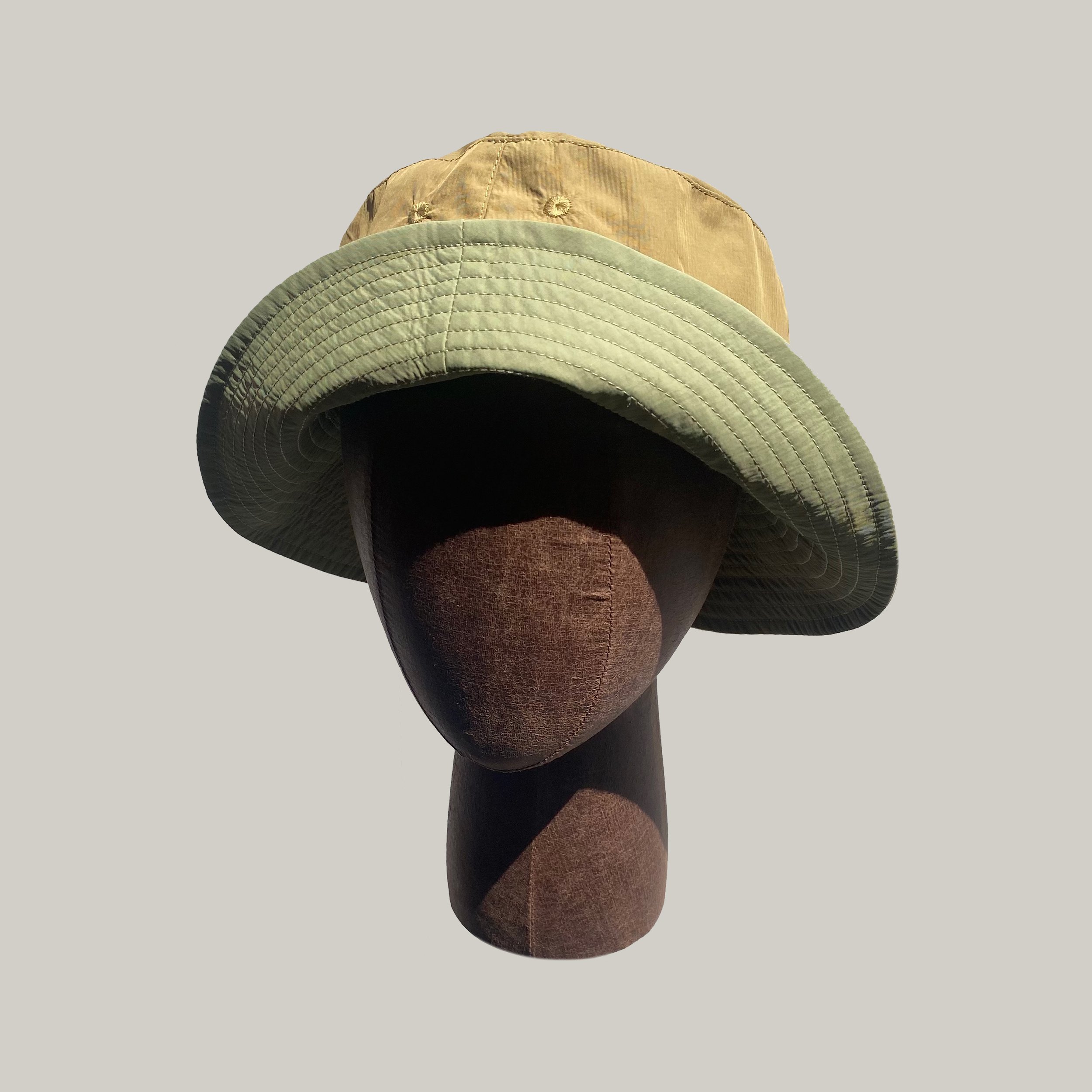 CONTRAST BRIM BUCKET.jpg