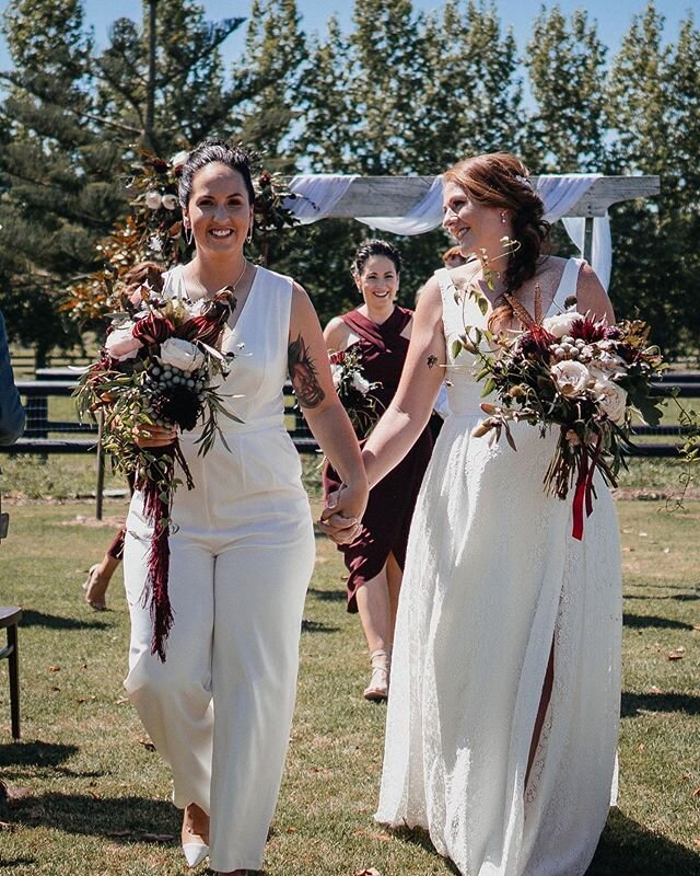 How gorgeous are these two! I loved piecing together these florals for Louise &amp; Casey&rsquo;s special day at the Matakana Stabels. 
Photographer: Pulse Film 🌿