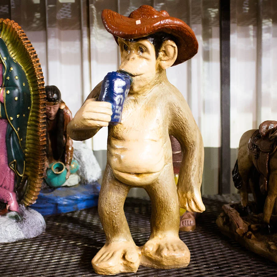Pit stop at Castor’s Antiques in Quartzsite, Ariz.