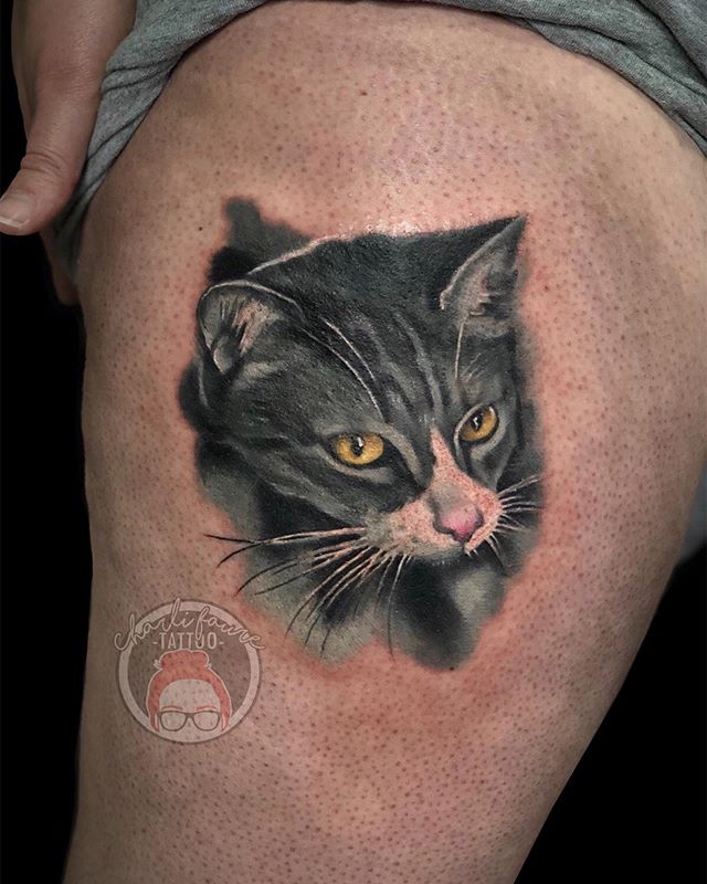 Here&rsquo;s a super swollen cute kitty tattoo for Anna for her fur baby, ZeeBee. Thank you for the trust in immortalising him on your skin. Was tricky to get a photo because it&rsquo;s a bit swollen haha. The background is inspired by his adorable s