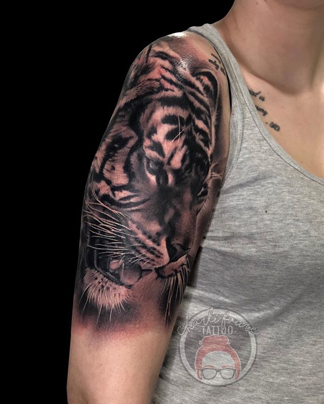 Thank you Cassidy for having me do this tattoo for you. What an amazing opportunity to tattoo this beautiful tiger from the local Canberra&rsquo;s @nationalzoo Photo credit to Lance Fearne. Having such a beautiful photo to work from makes a big diffe