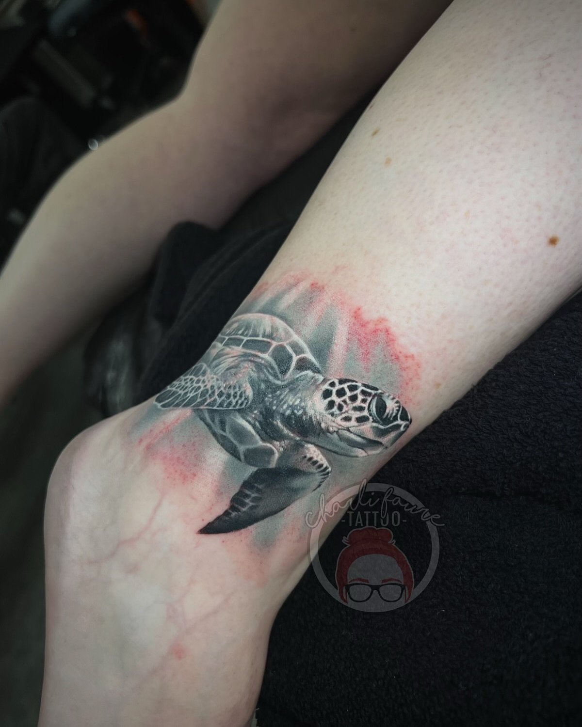 Adorable little turtle cover up for Sarah π€
•
Currently booking June & July! Please feel free to fill out a booking form via charlifaure.com
#canberratattoo #tattooconnect #tattoocanberra @bishoprotary
@tattooconnect #realism #realismtattoo