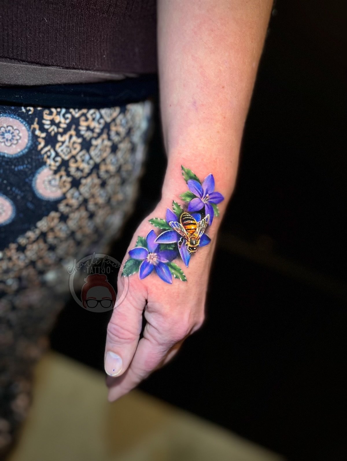 Adorable little bee and Canberra bluebells cover up for Sam. Thanks for the trust and sitting so well for this fun tattoo! π
•
Currently booking August & September! Please feel free to fill out a booking form via charlifaure.com π€
#canb