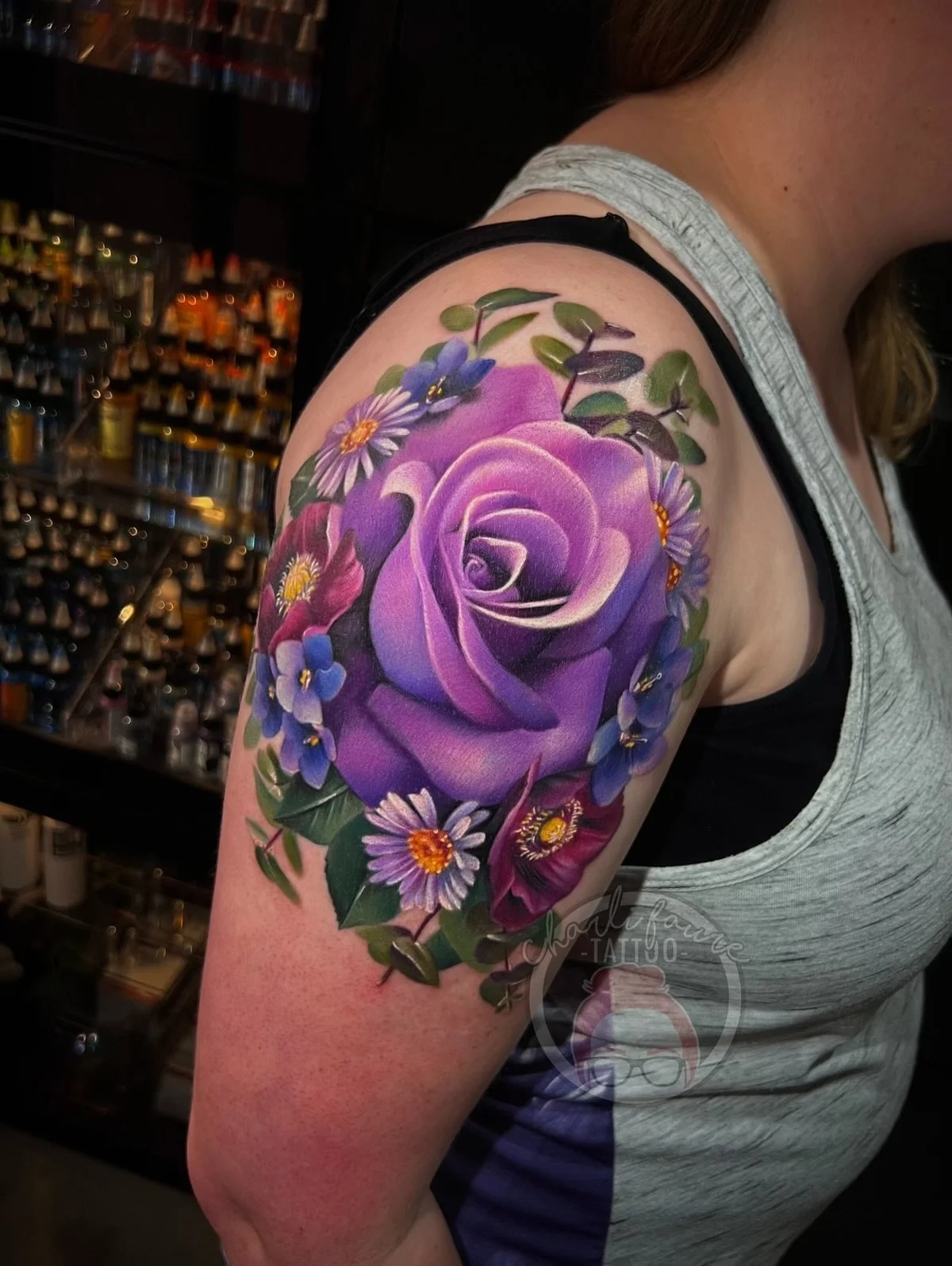 I really love this colour pallet floral design for Alex’s cover up! It’s so soft and pretty. Thanks for your trust 💜
Alex had previously had some laser removal sessions to lighten her existing tattoo before we covered it up.
@expiredlas