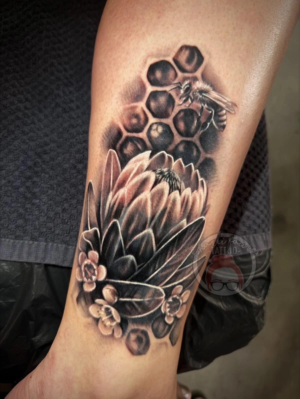 Super cute floral bee cover up for my friend Alicia 🐝💕 thanks for your trust again! 
&bull;
Please feel free to fill out a booking form via  charlifaure.com 🖤

#canberratattoo #tattoocanberra @bishoprotary #realism #realismtattoo #realistictattoo 