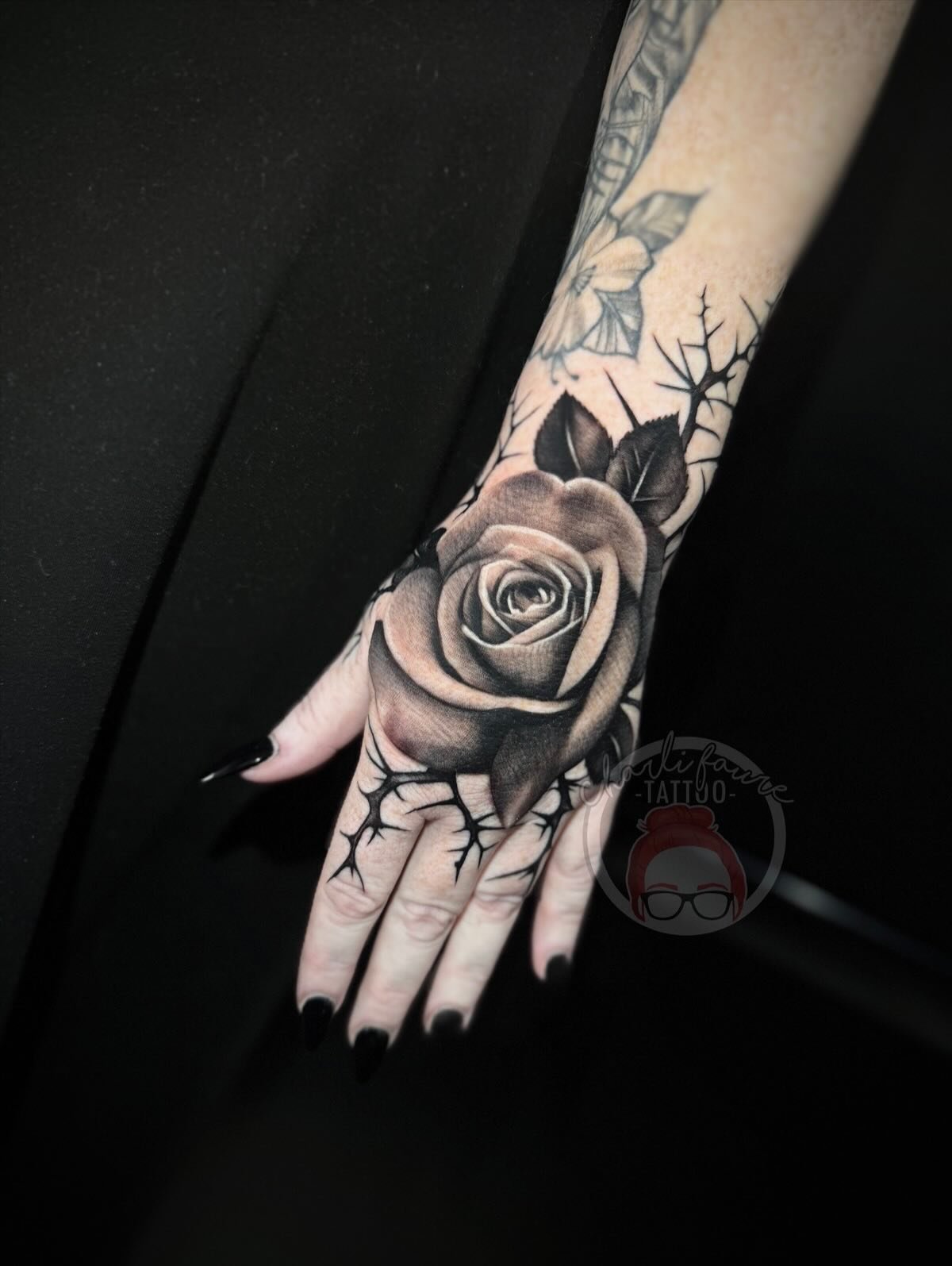 Thanks for your trust and for sitting so well Sam. I would love to have the opportunity to make some more thorny rose designs 🥀 
&bull;
Please feel free to fill out a booking form via  charlifaure.com 🖤

#canberratattoo #tattoocanberra @bishoprotar