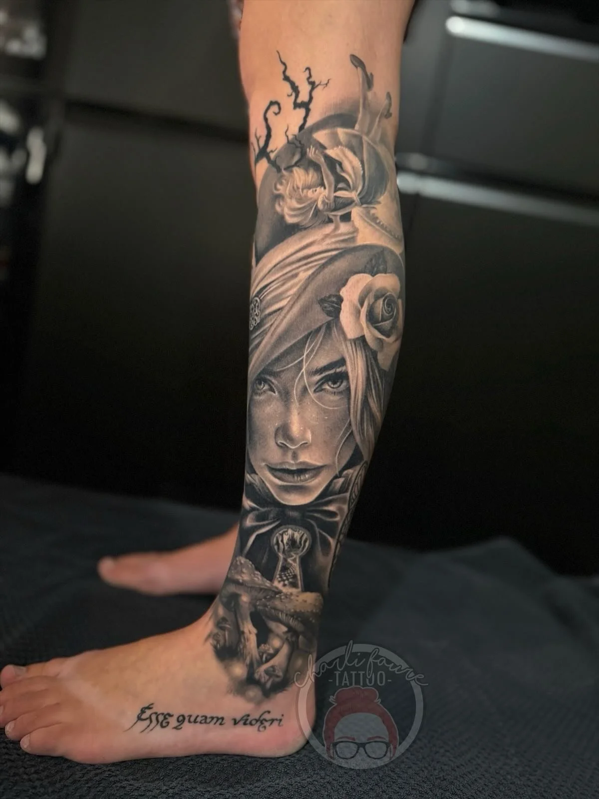 Thank you Jacky for another really fun big tattoo! I really love how this Mad Hatter Alice design came together. I would love to make more themed portrait tattoos! 
&bull;
Please feel free to fill out a booking form via  charlifaure.com 🖤

#canberra