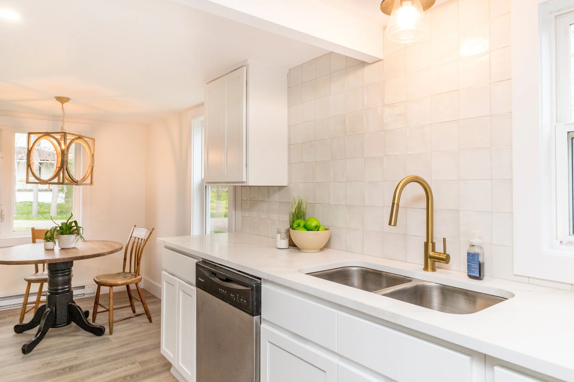 327 Riverview  ExP Realty Shawn Tucker Premium Real Estate  Janelle Oakes-11.jpg