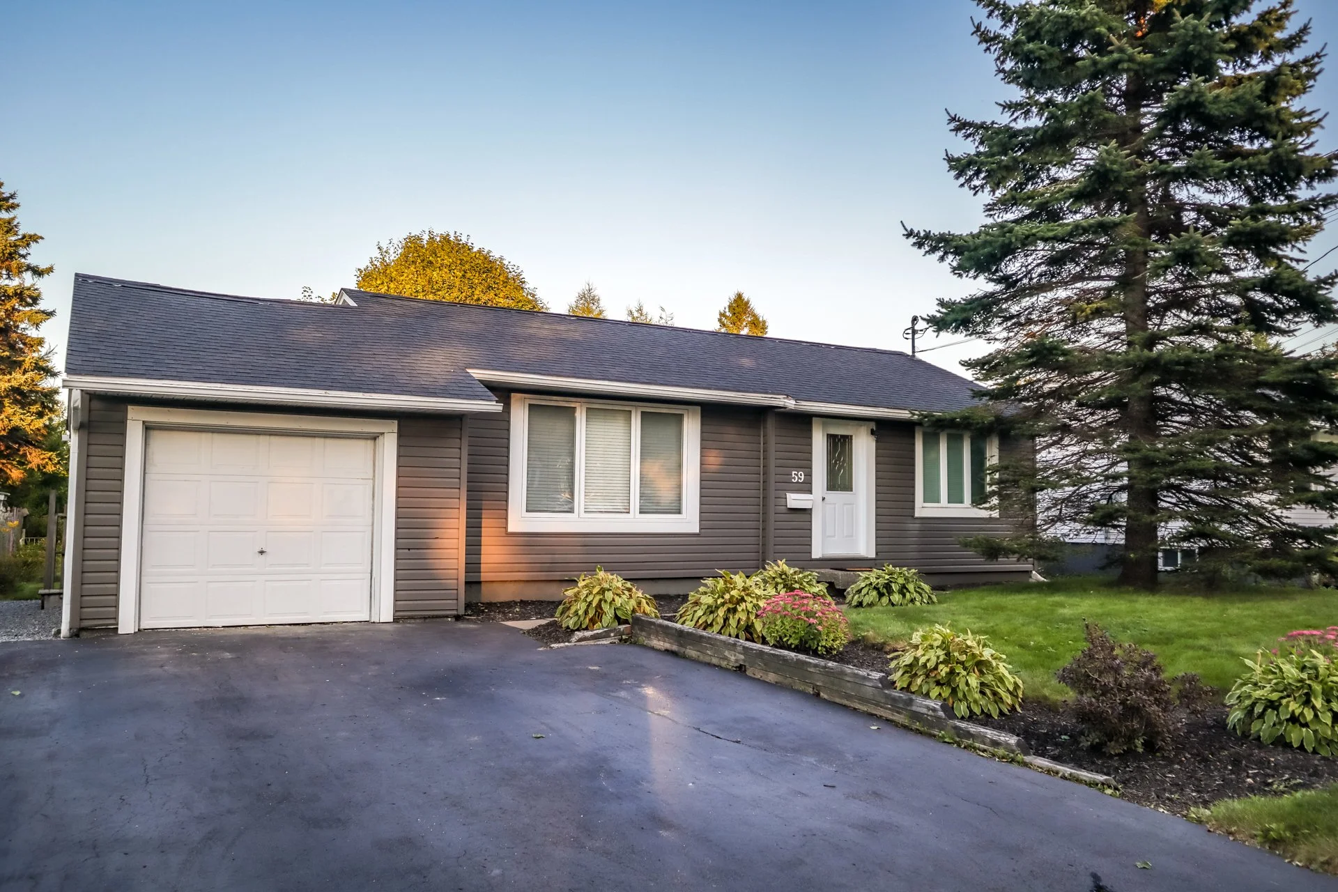 59 Champlain-35.jpg