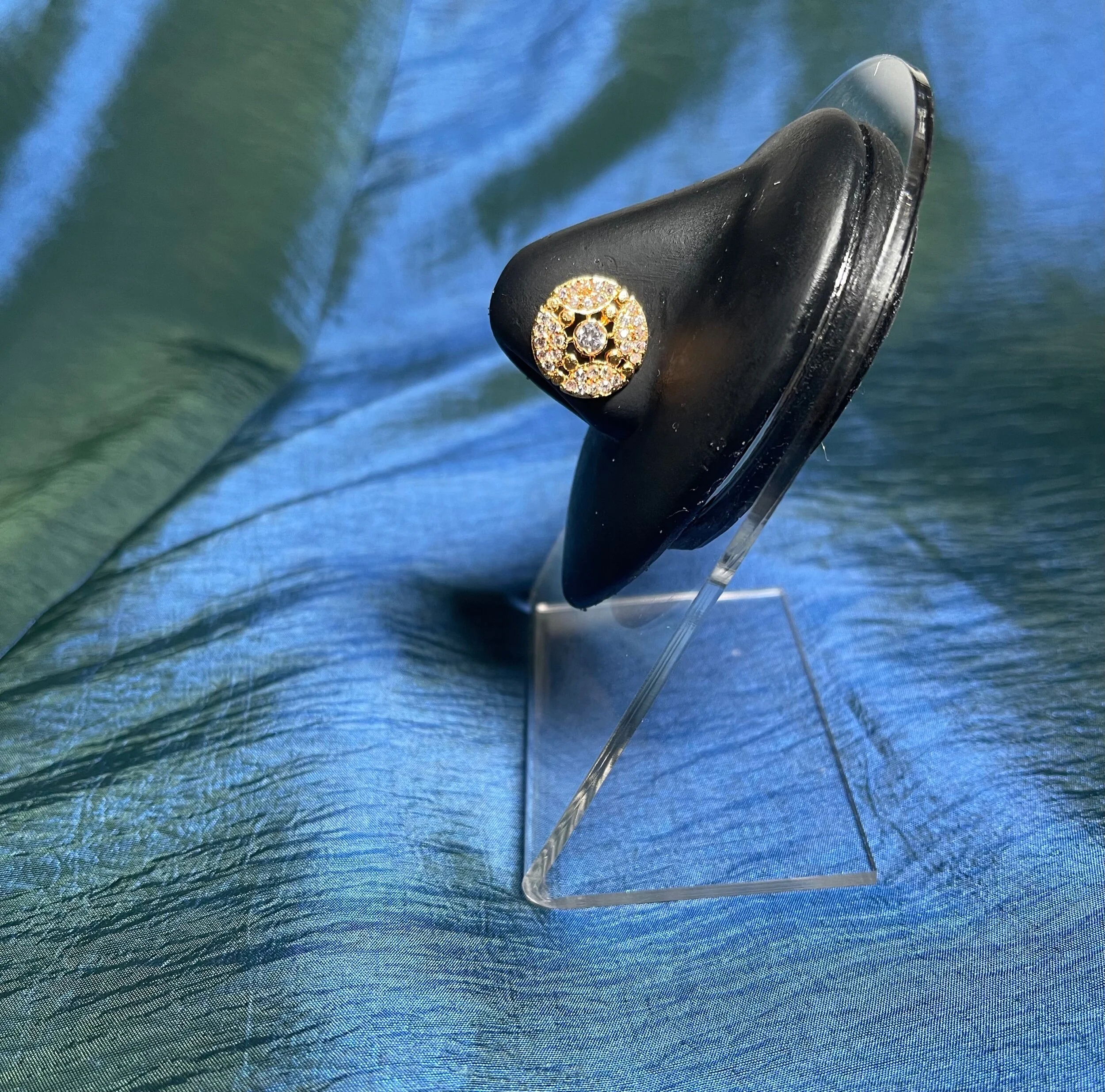 0E5DBCE8-EE82-4C53-83CC-5139A18F04D3