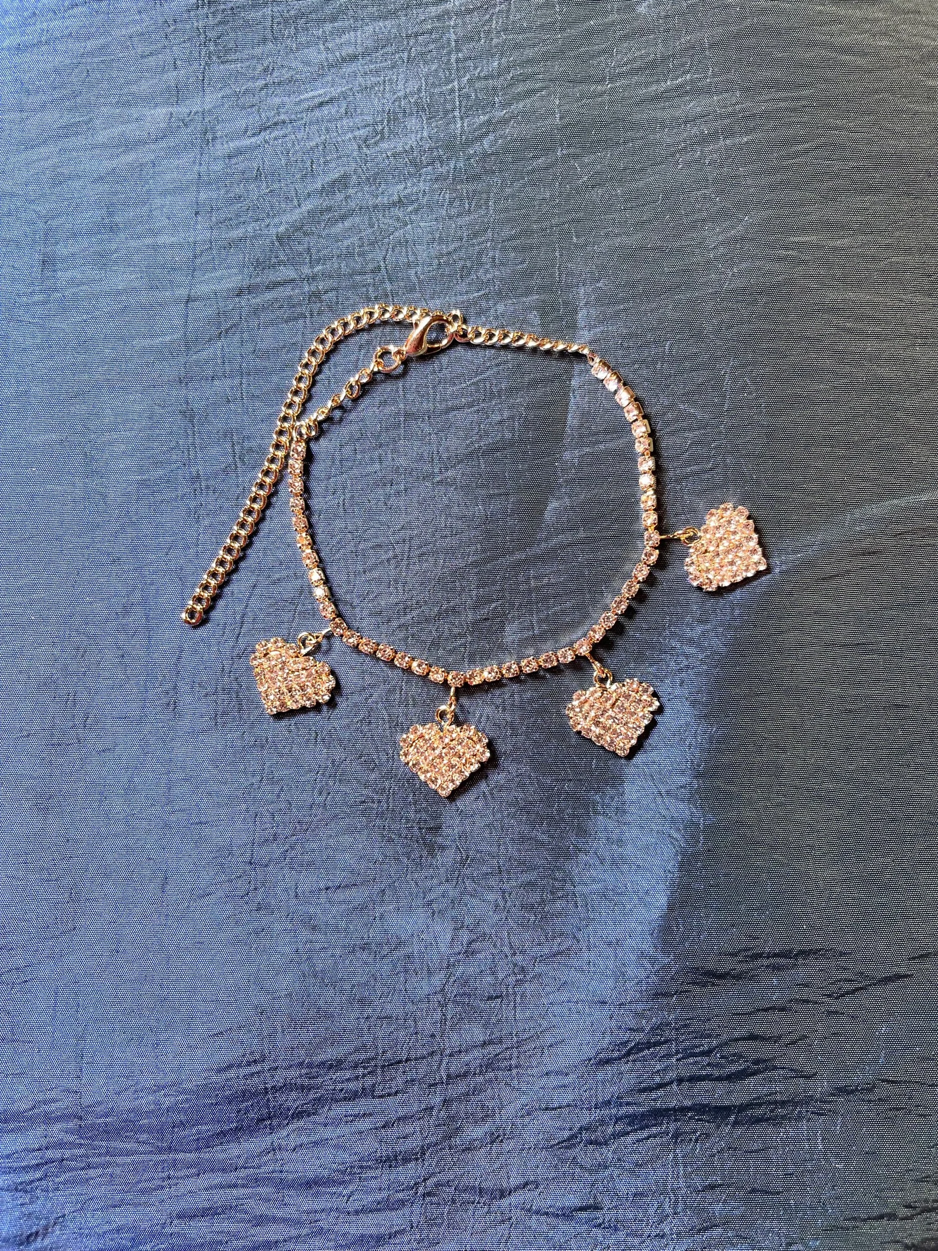 6CC406B9-E7F8-4549-B8DE-14FCB52520B4