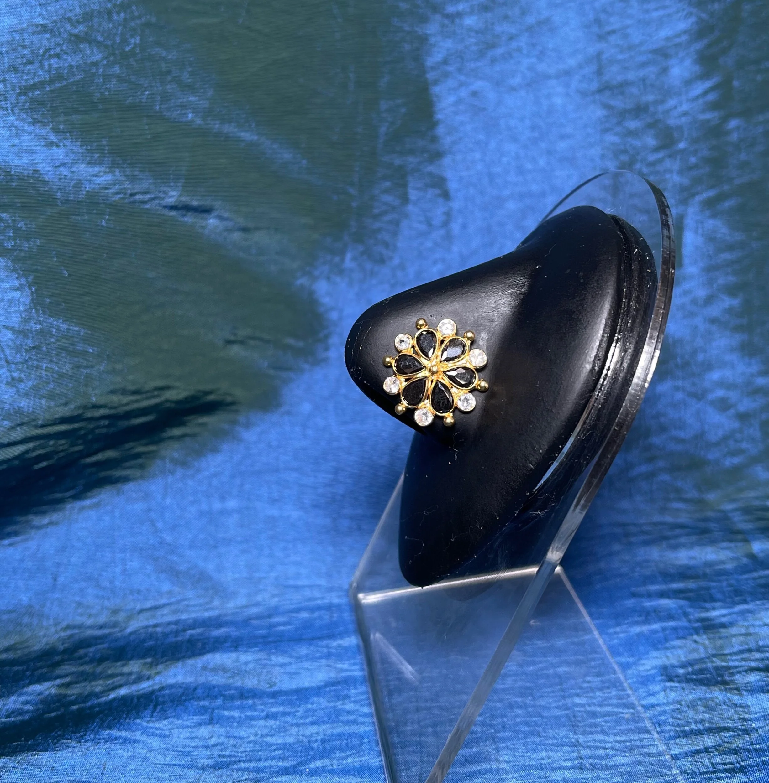 AFAC0853-5AE0-4BF7-B937-F80AC58C4A85