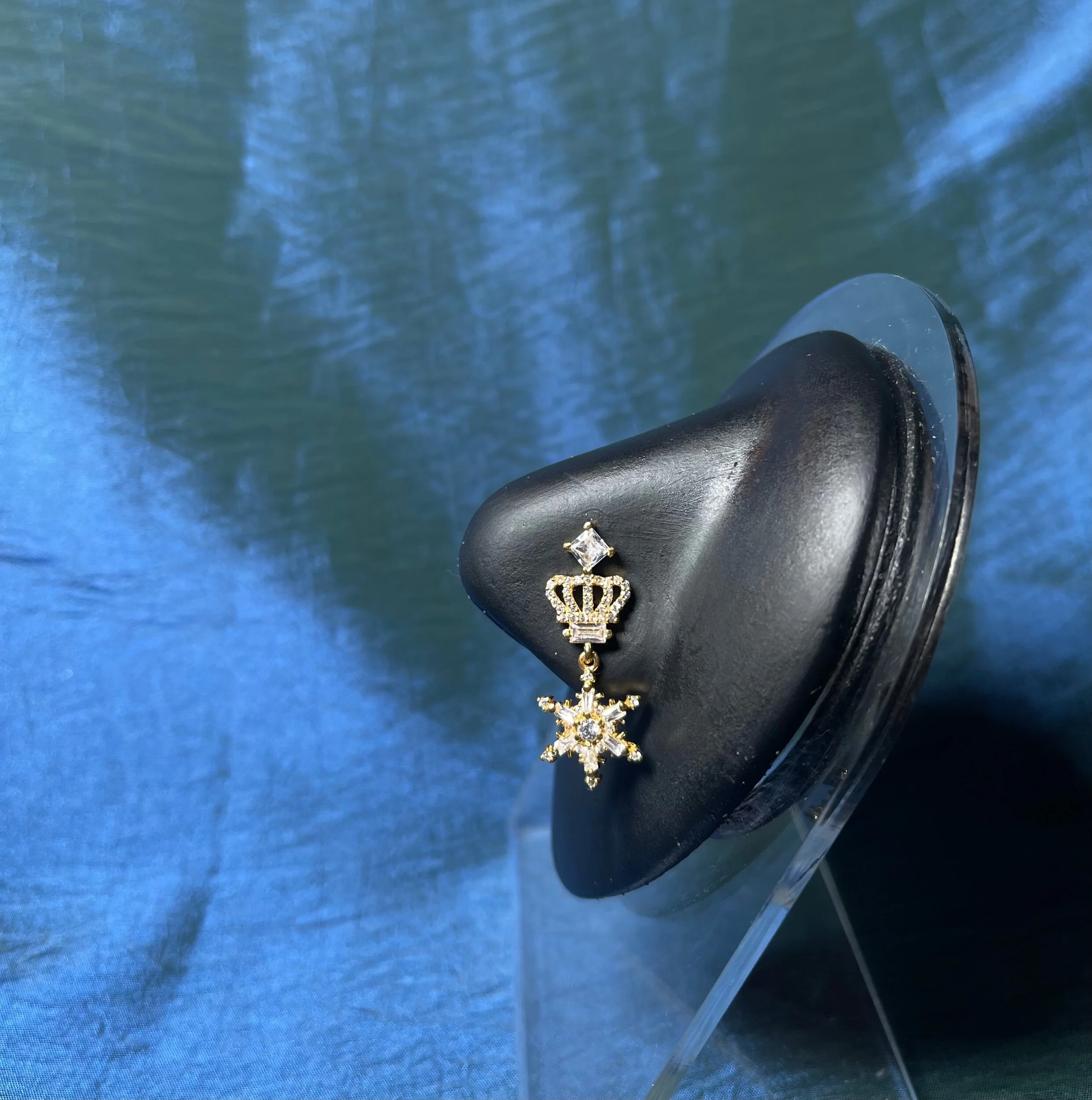 EFCD837B-1C1B-4F4C-A64D-496DB2953172