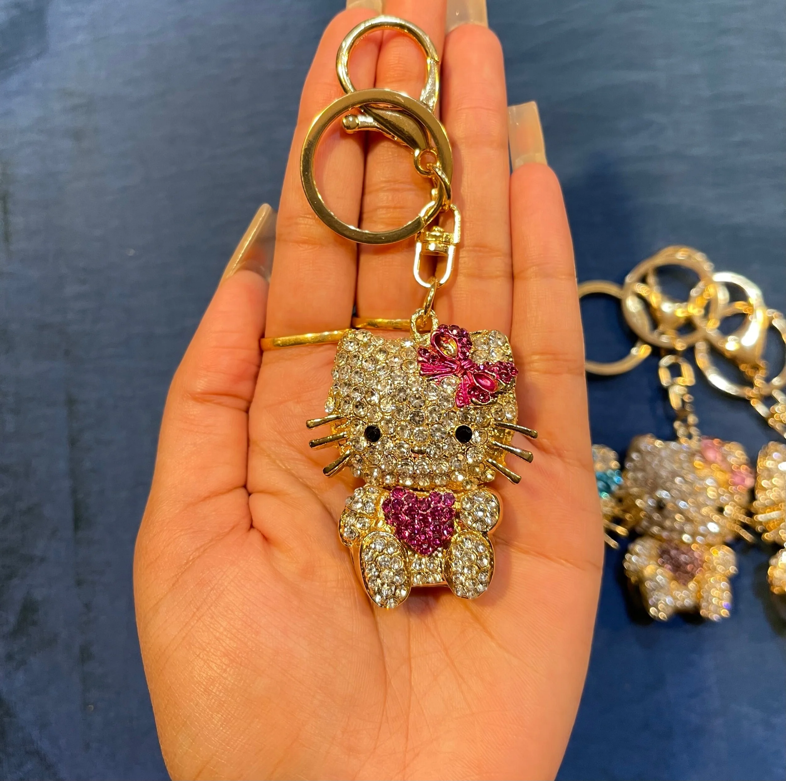 CC7E4E85-58E4-4309-BEA1-CF5F2B292981