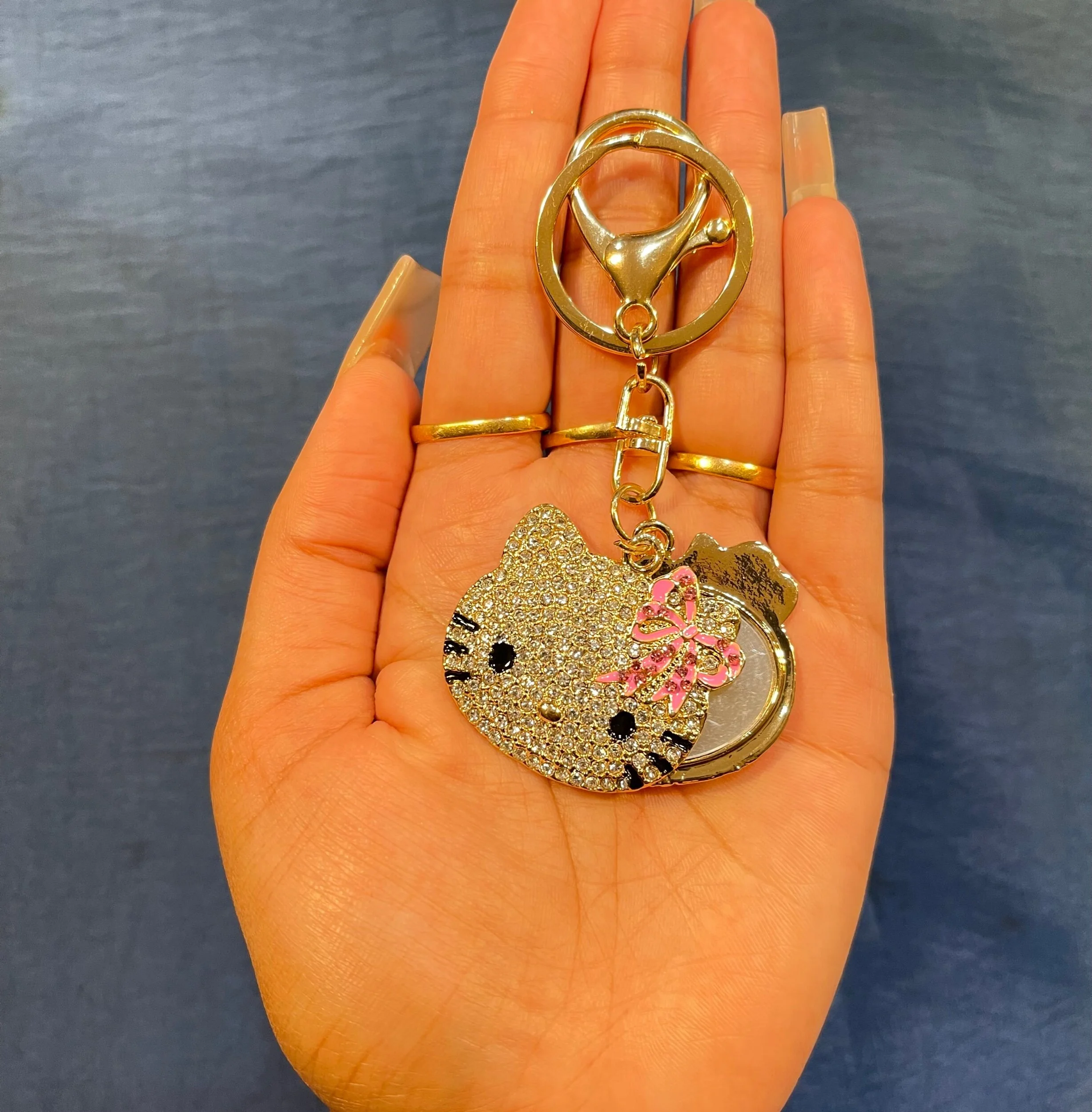 4D8F4AF6-9A3B-4D81-A30F-7F5189CE1BA7