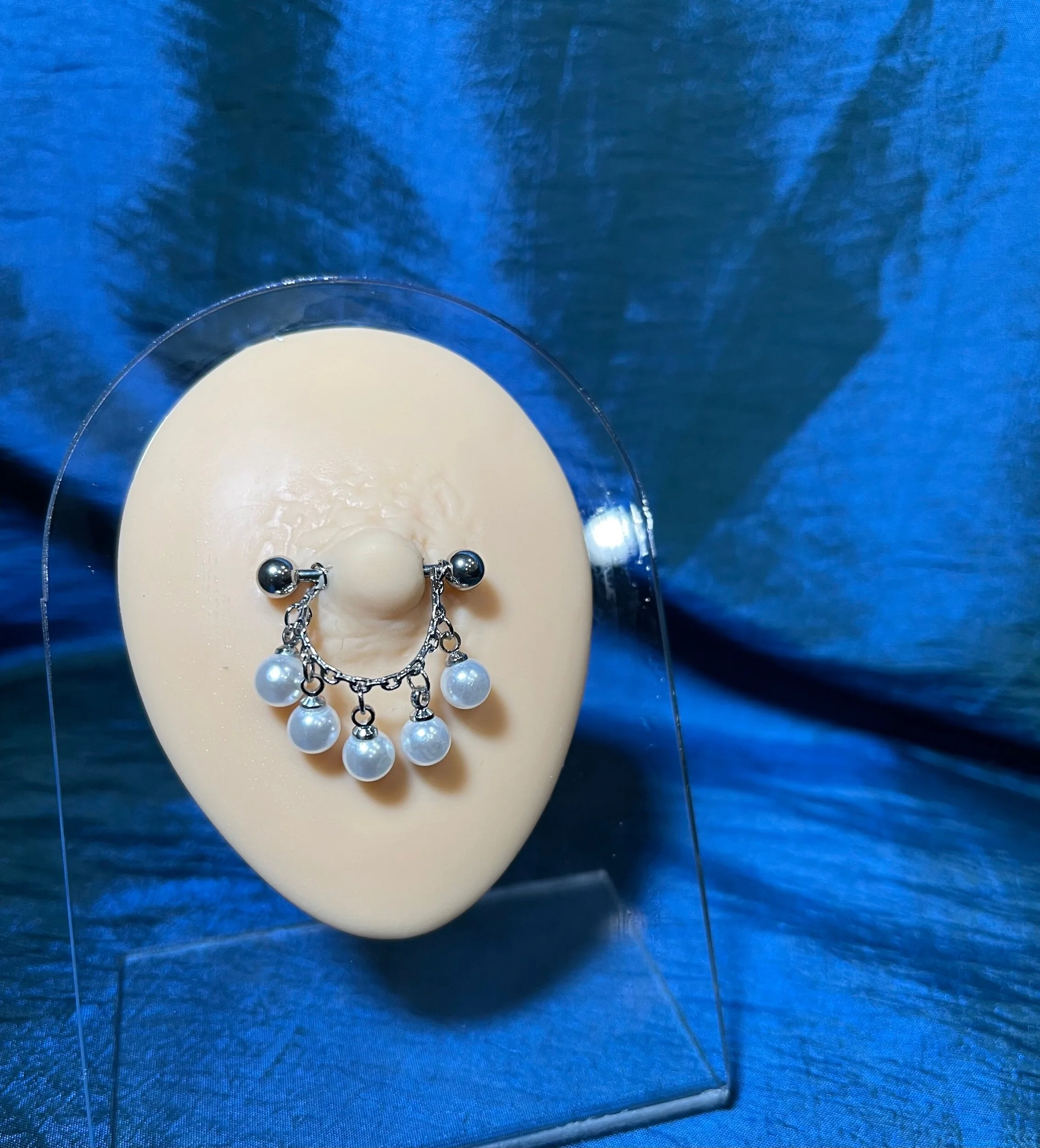 7EDDF581-792E-40D5-A295-52237D5DF72D