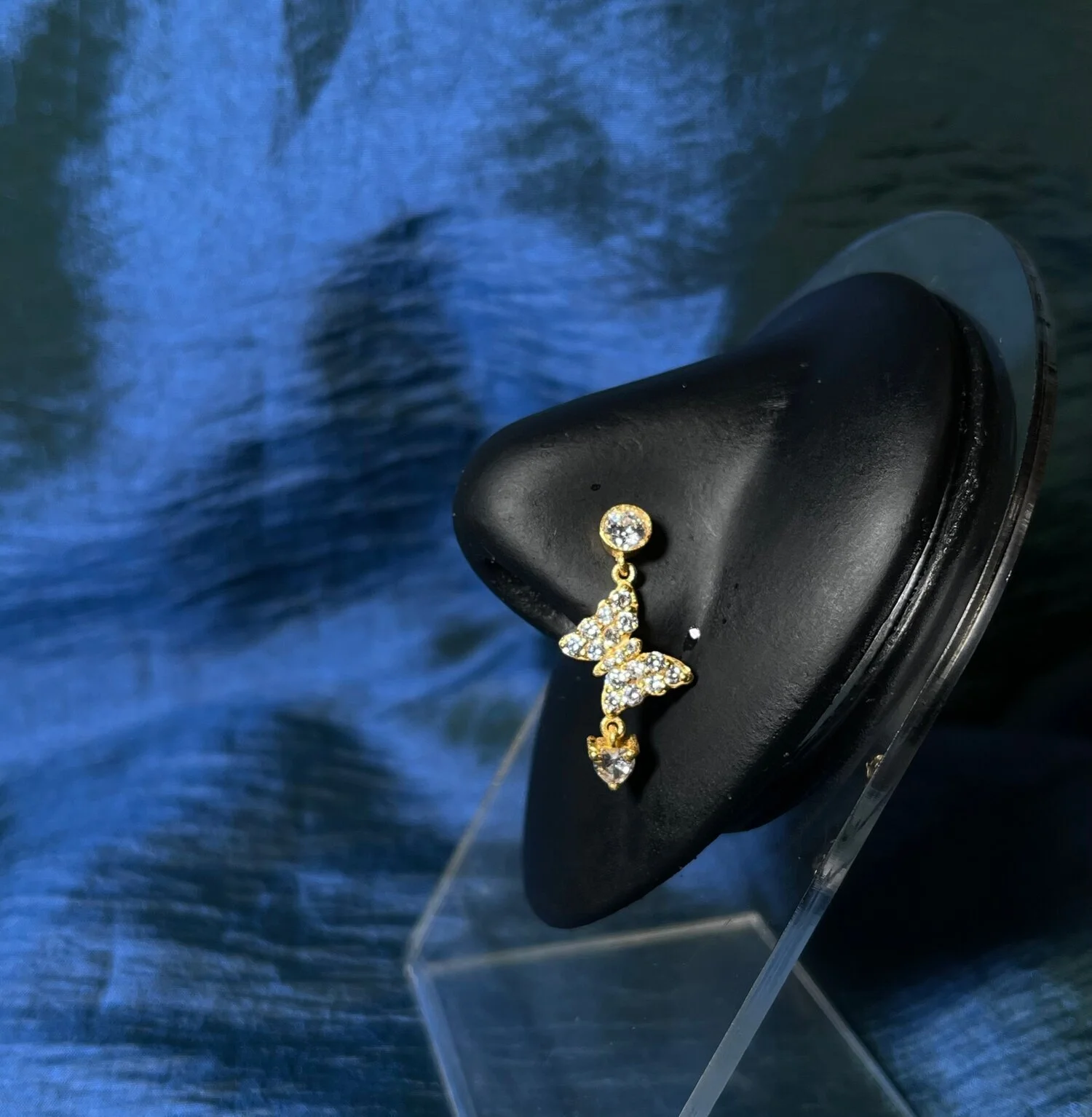 B18098FF-FB19-4A0A-BDA4-7EFBBA3B83CB