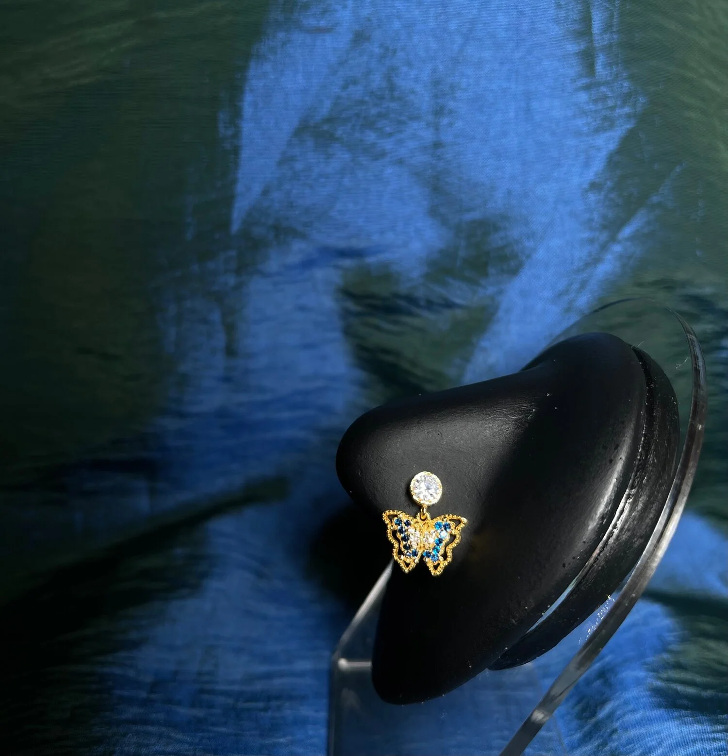 5AE8A3D4-513B-4B24-B45B-86FA18FDD08F