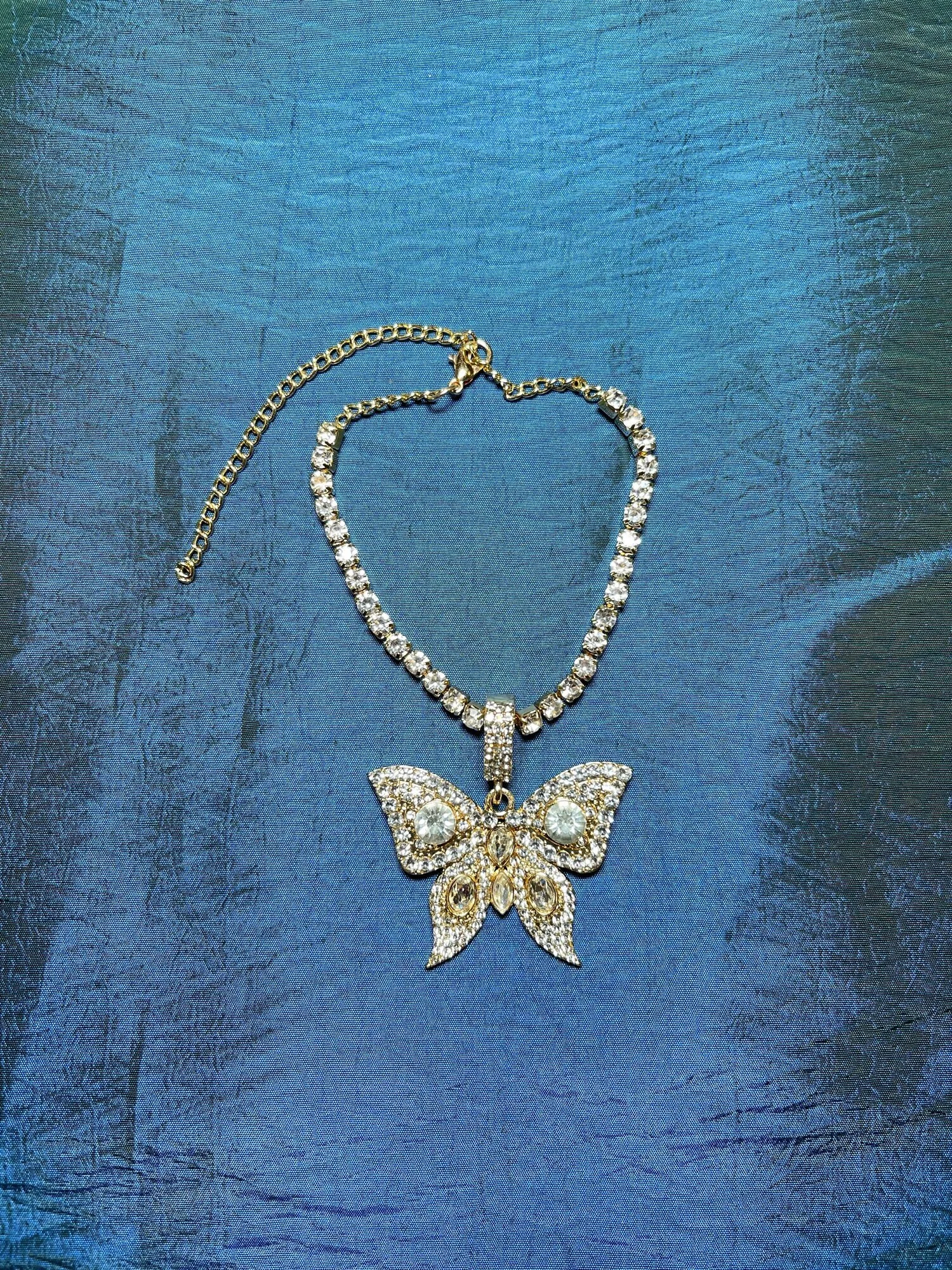 8D008CC4-1928-4872-9FE2-F20BAD7F8DEC