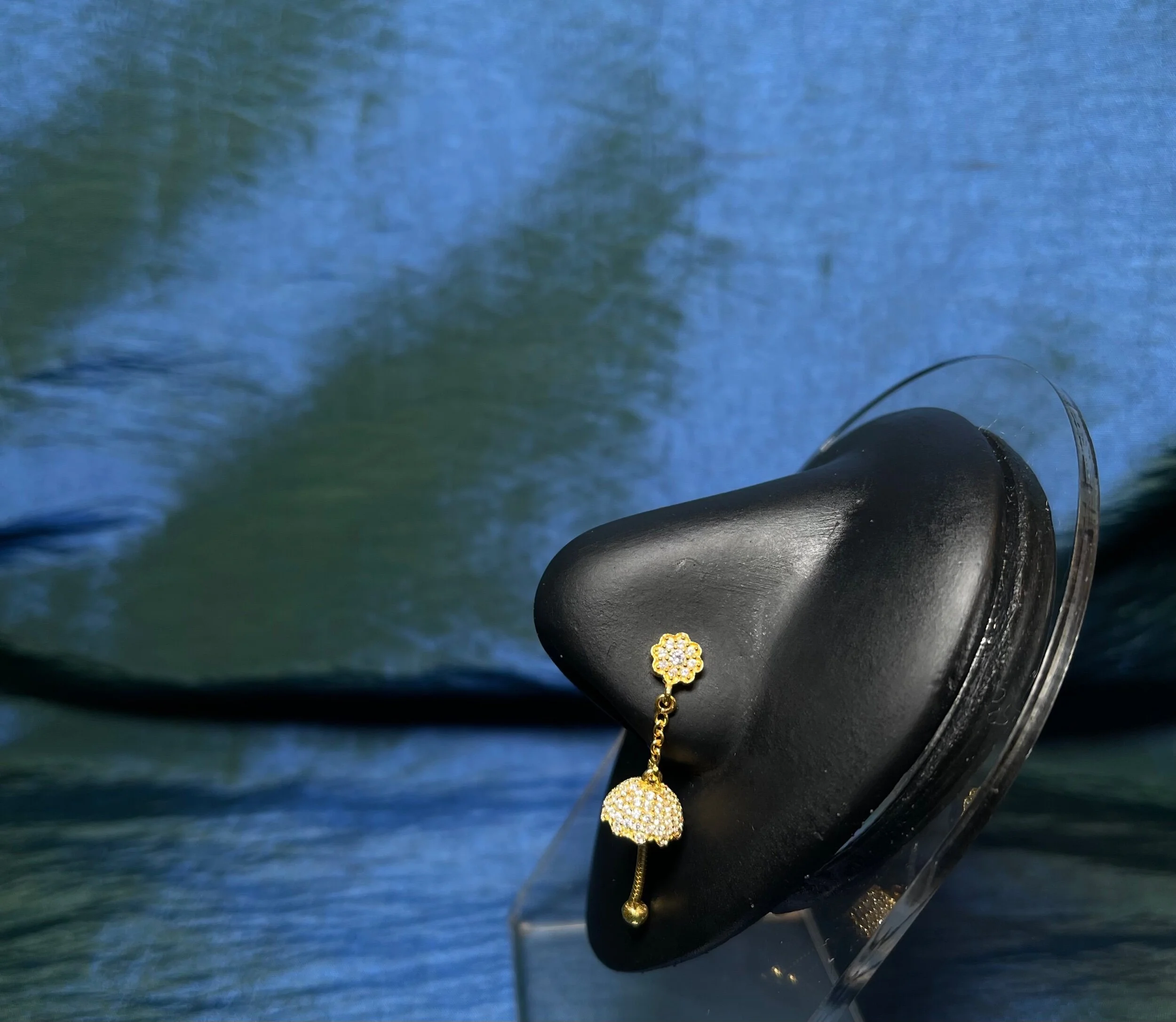 EDB976D3-453F-48D9-89C6-5D223F7C7547