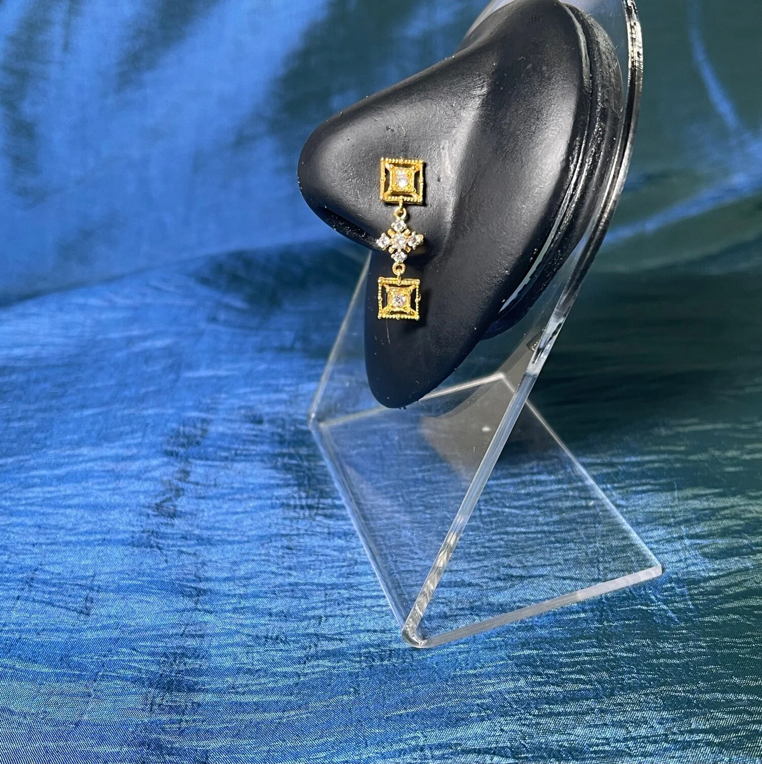 B8EDAE1C-7010-4A10-9A2F-9595336B3BD4