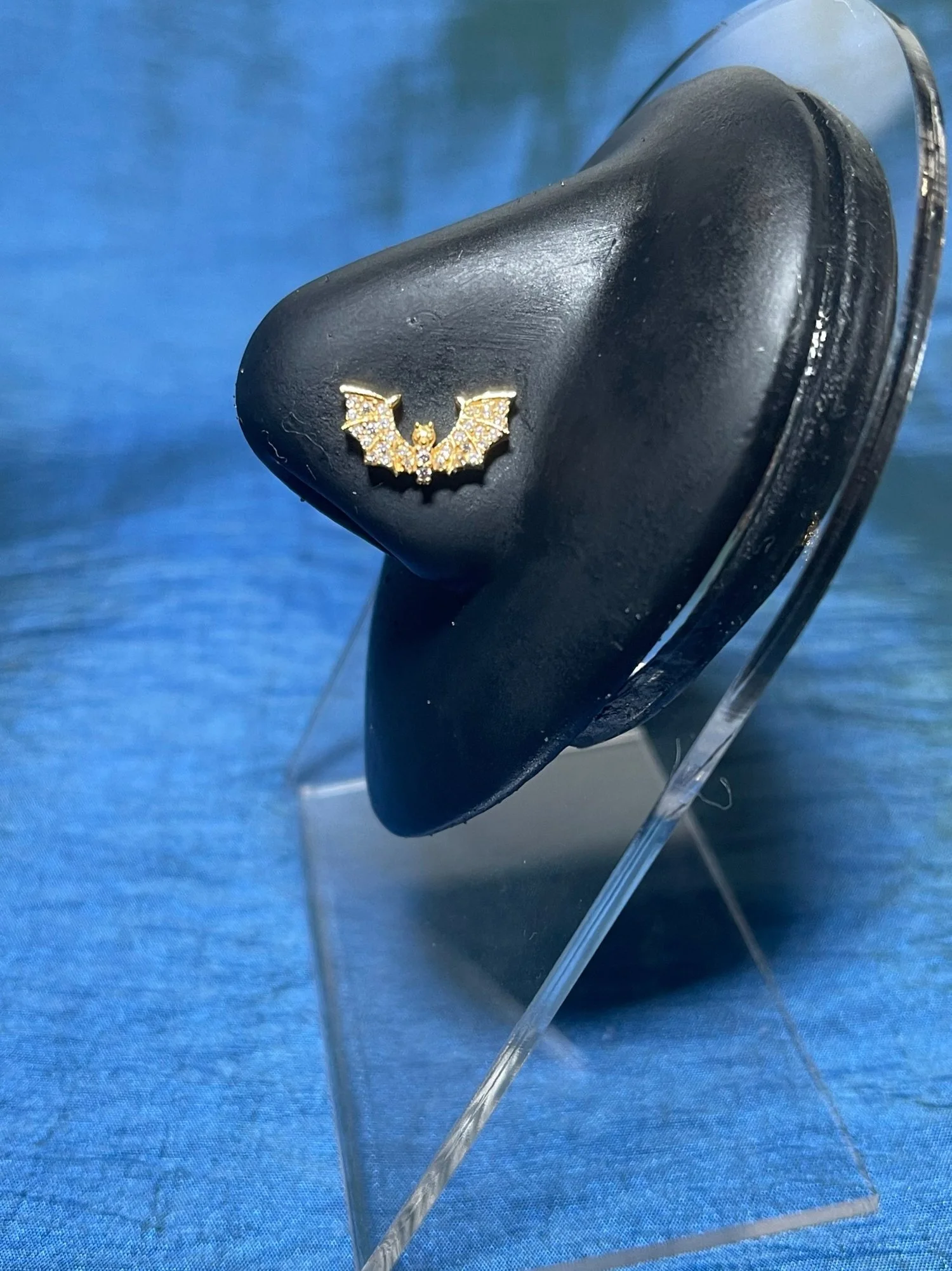 435C13AF-5BAE-425F-8CDD-C52F3F938C81