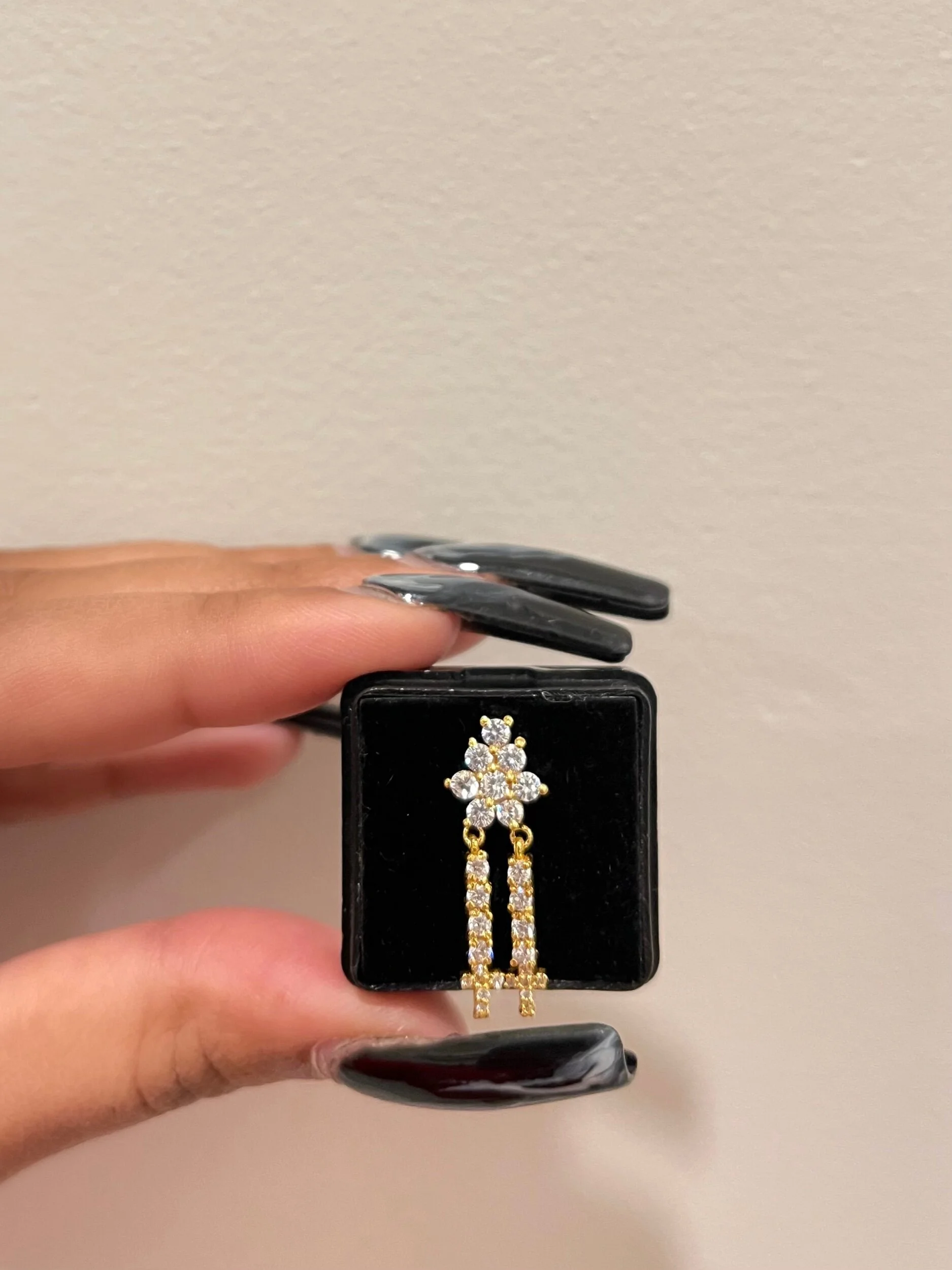 75E41275-C4E3-4E6B-83C6-85F4EADB4002