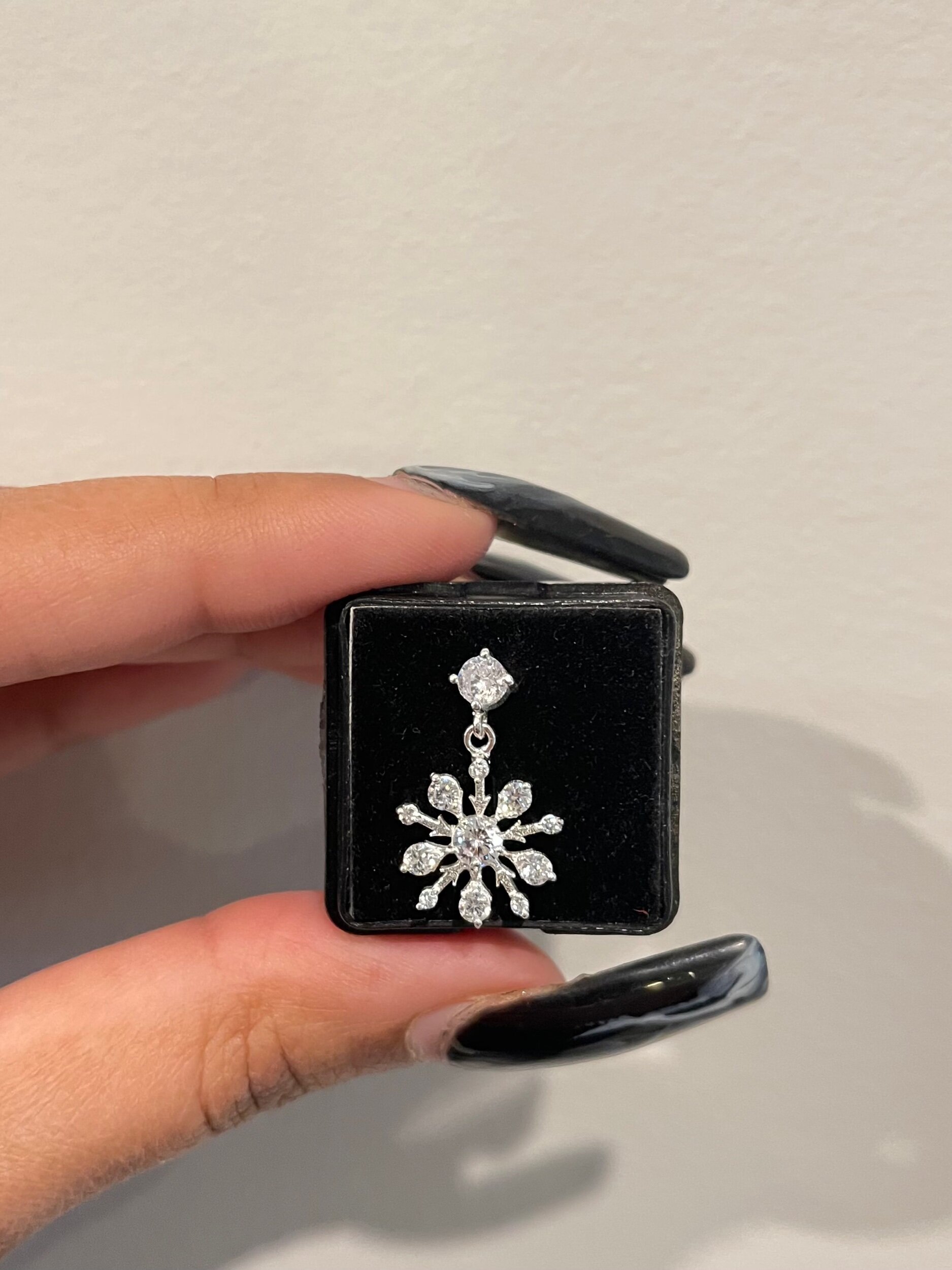 B9AD7FD2-A79A-41C6-A9E3-DEB102C27C95