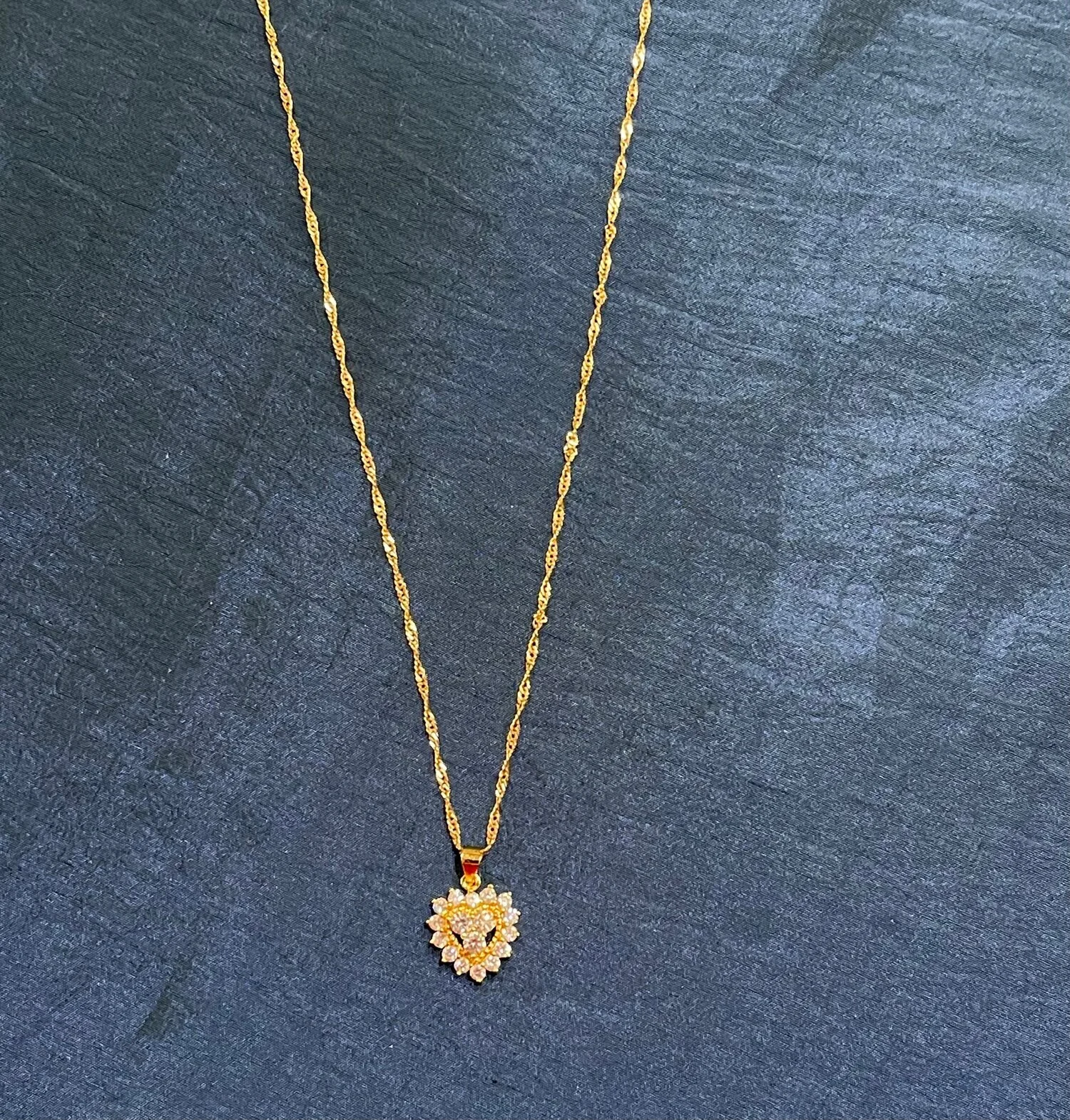 8876D435-466F-4381-B2BE-0728FC791ED5