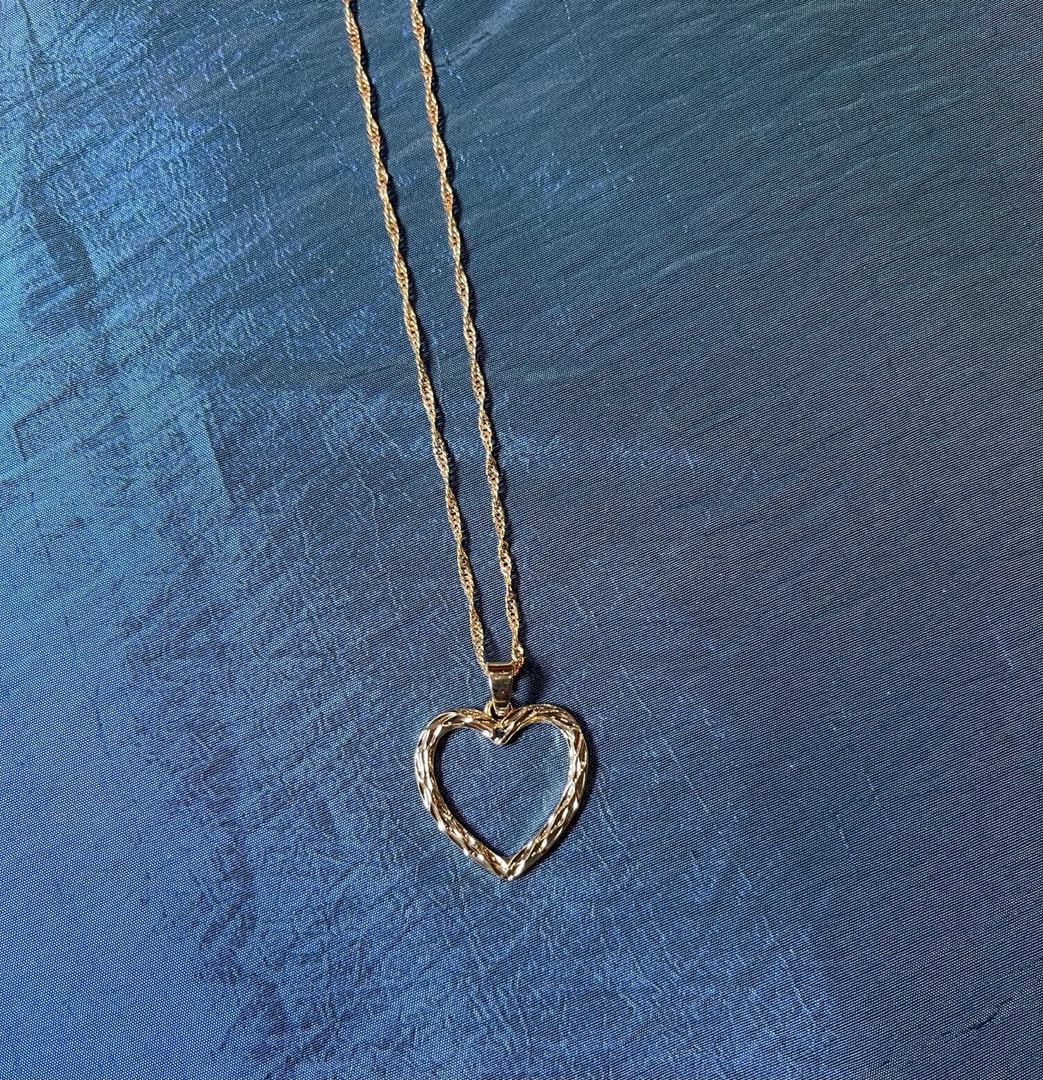 C5EA1088-C307-496B-B16A-9C9AD4E96985