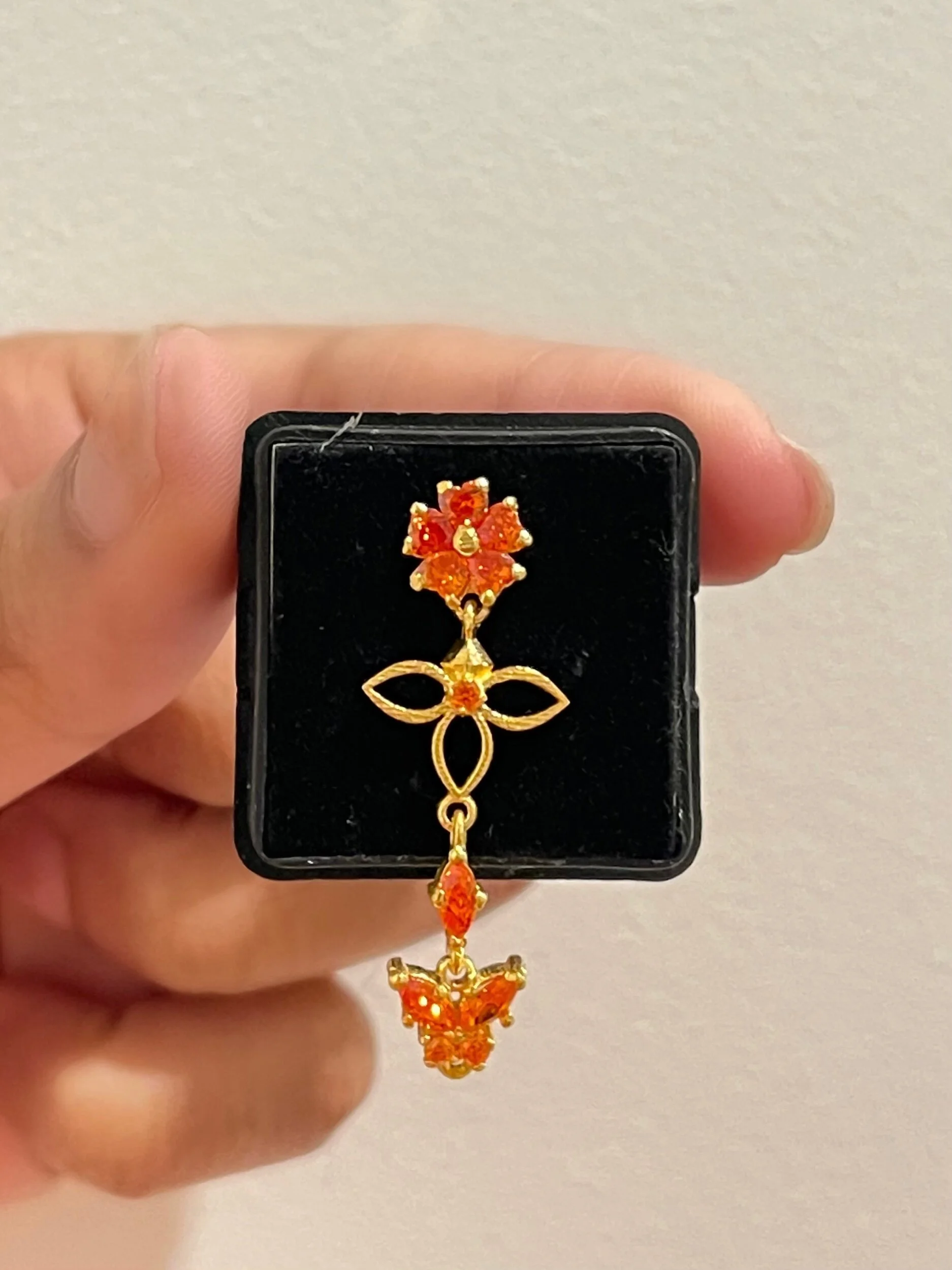 F0A01DA3-F1E7-4061-A72D-ADA179AB03C5