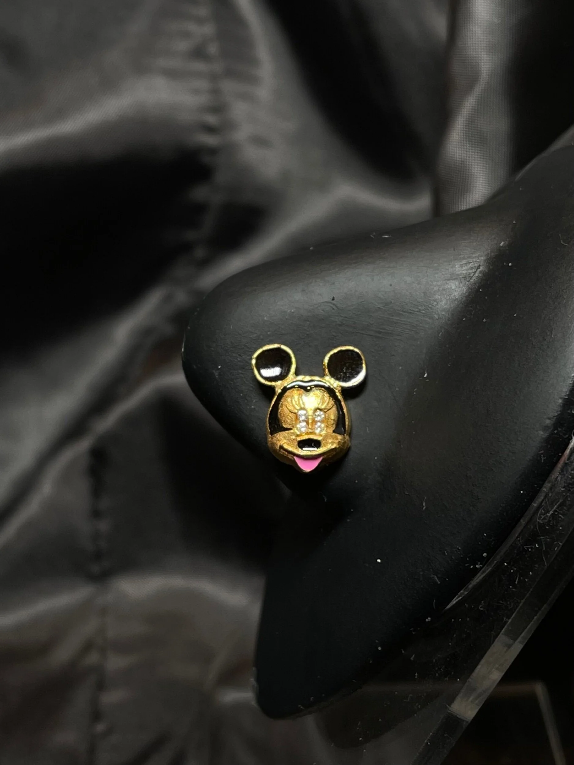 E8649F85-FD05-4ECE-A2C5-3408F1D39389