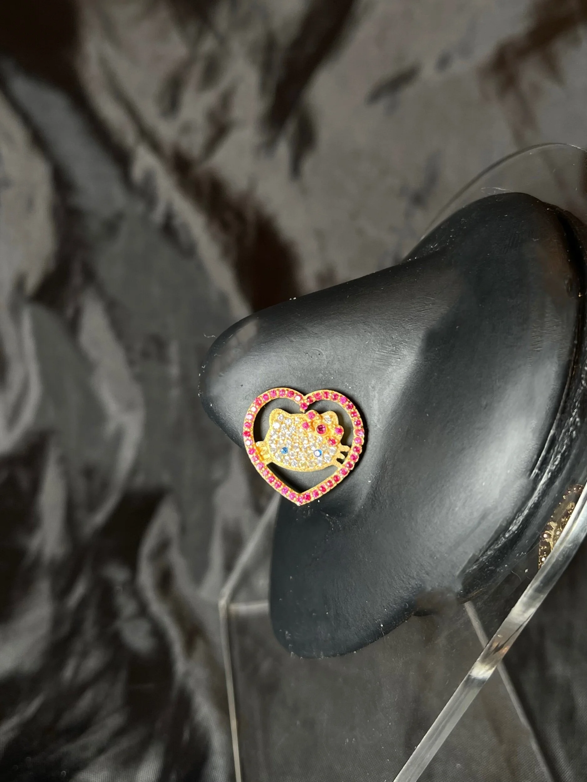 9C280D43-F58C-4787-916E-56A4B7EB5AD0